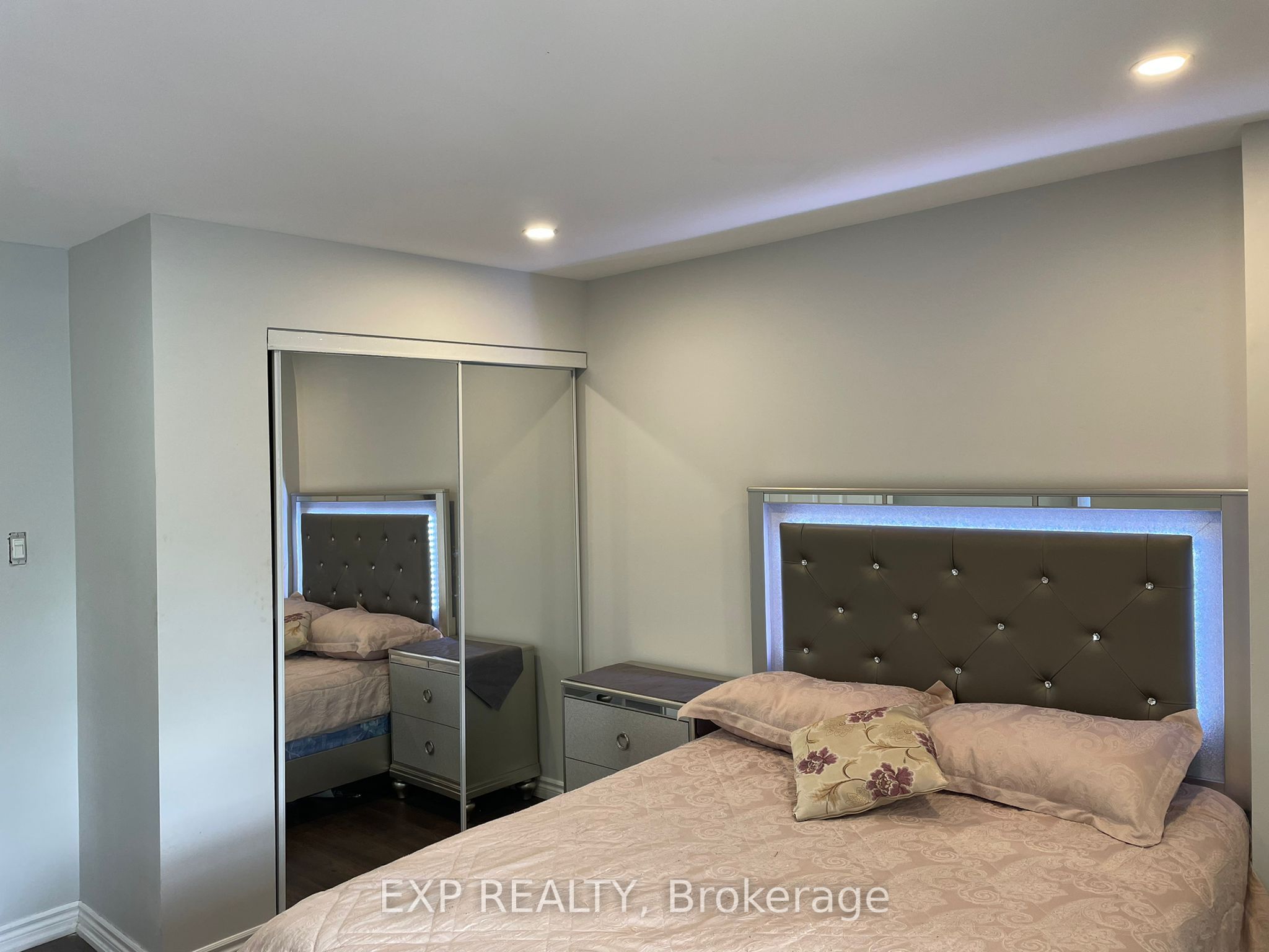 #318 - 4673 Jane Street Property Photo 11