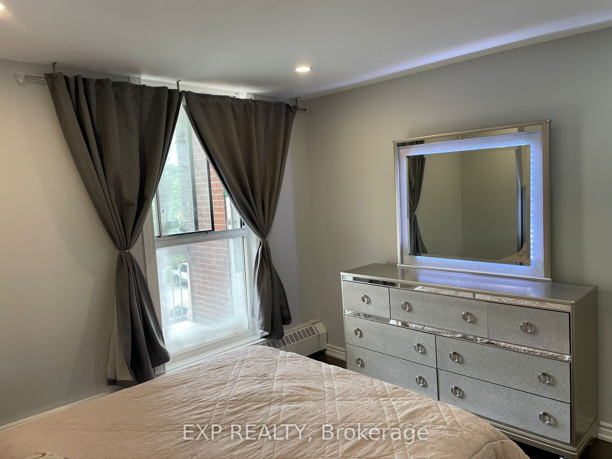 #318 - 4673 Jane Street Property Photo 12