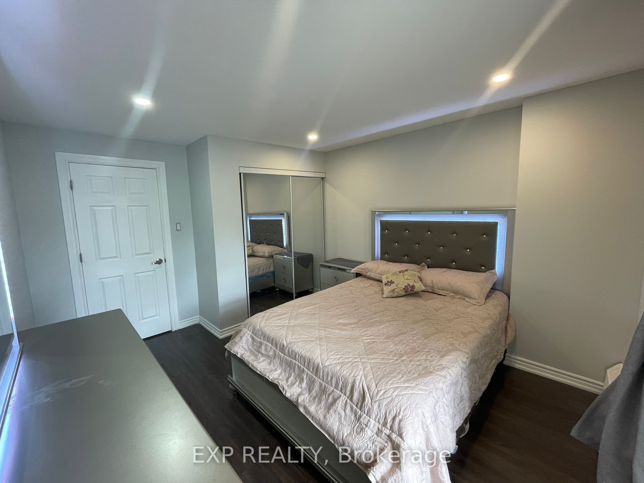 #318 - 4673 Jane Street Property Photo 14