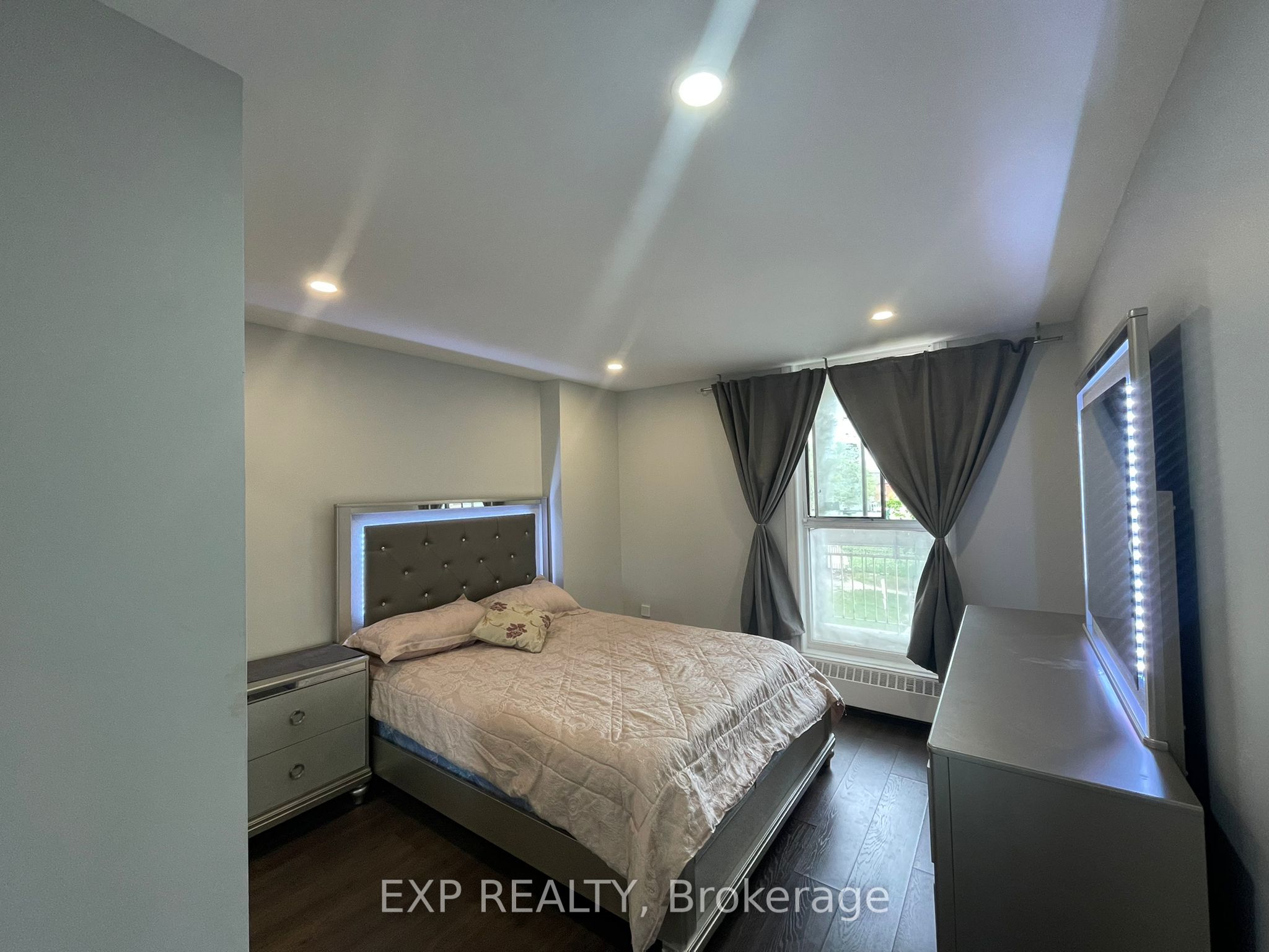 #318 - 4673 Jane Street Property Photo 15