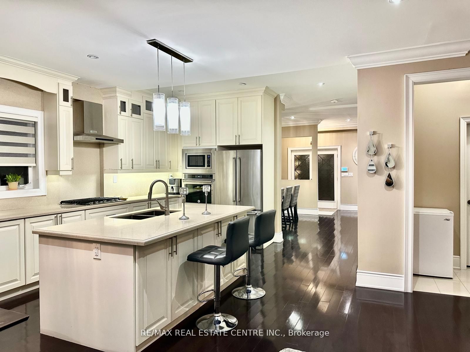 110 Allenby Avenue Property Photo 9