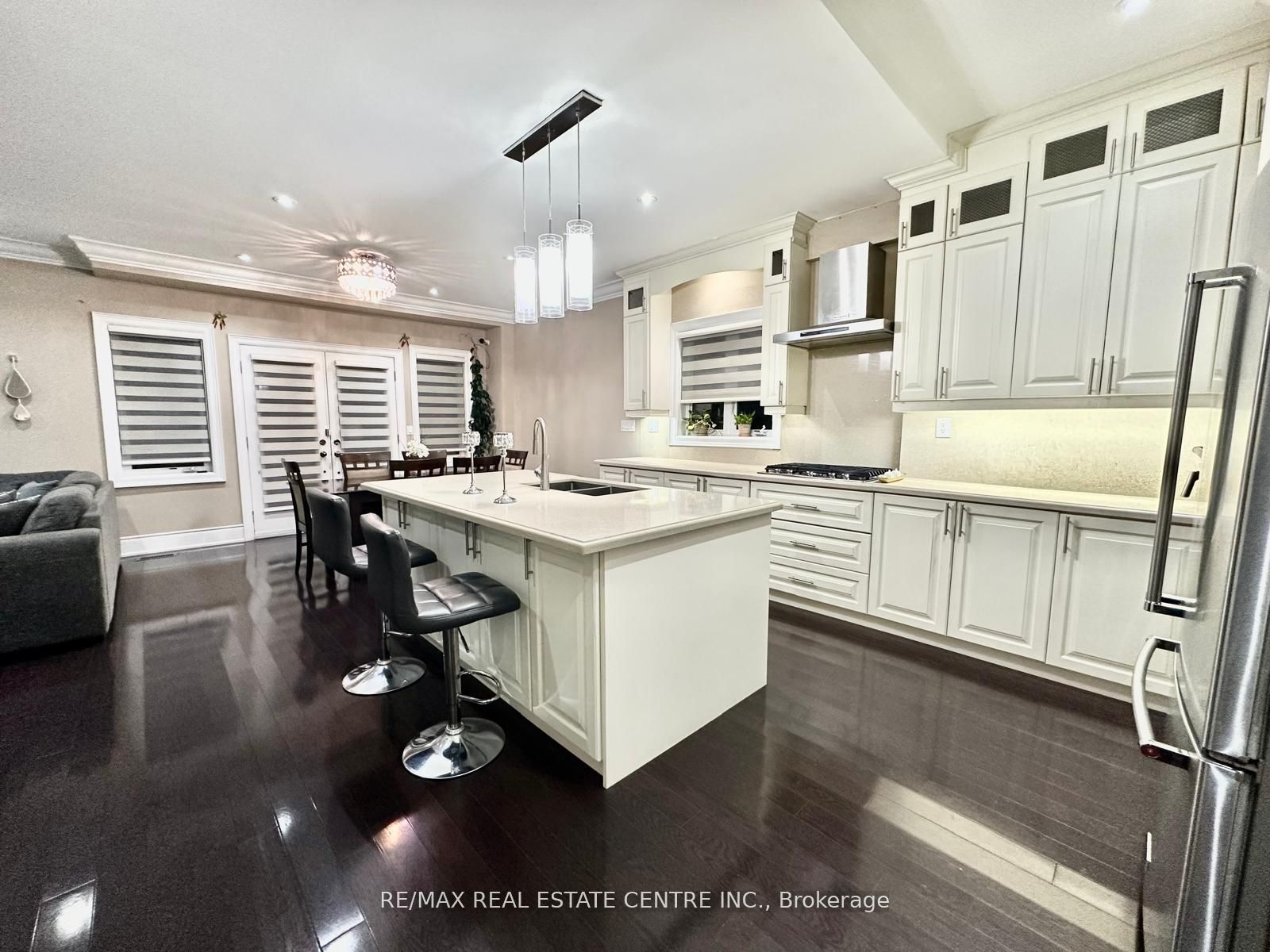 110 Allenby Avenue Property Photo 10