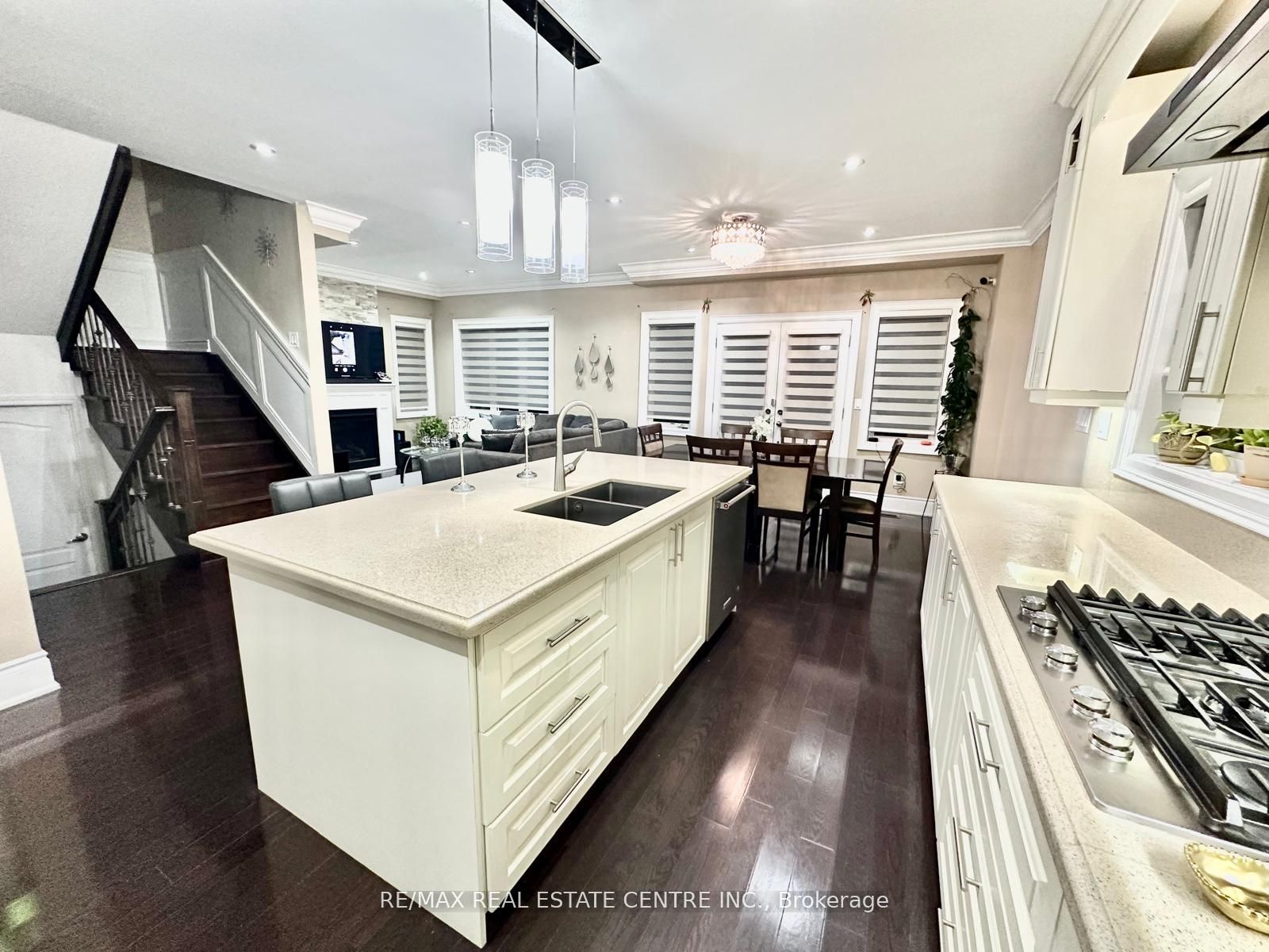 110 Allenby Avenue Property Photo 11