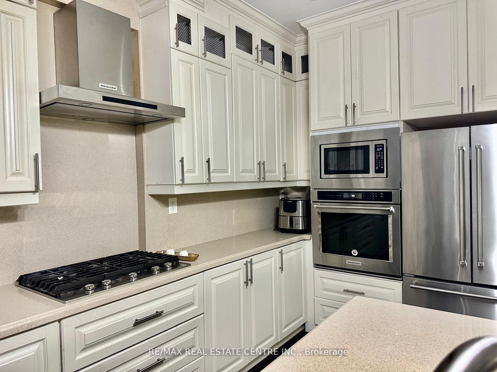 110 Allenby Avenue Property Photo 12
