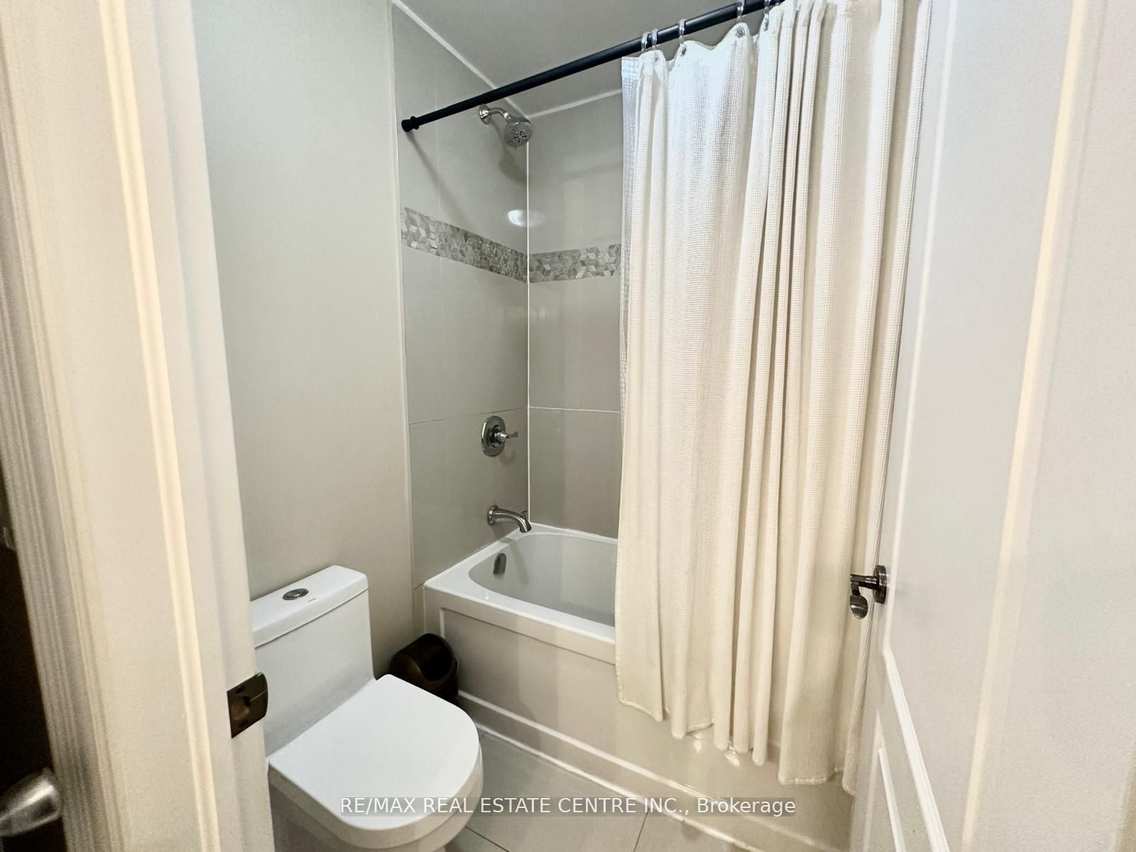 110 Allenby Avenue Property Photo 26