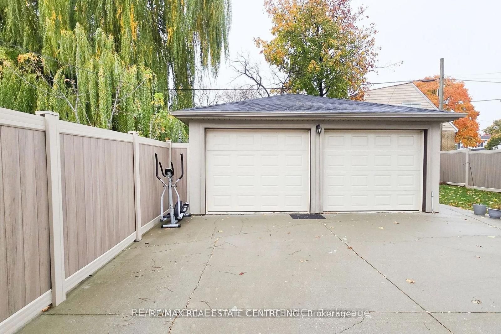 110 Allenby Avenue Property Photo 38