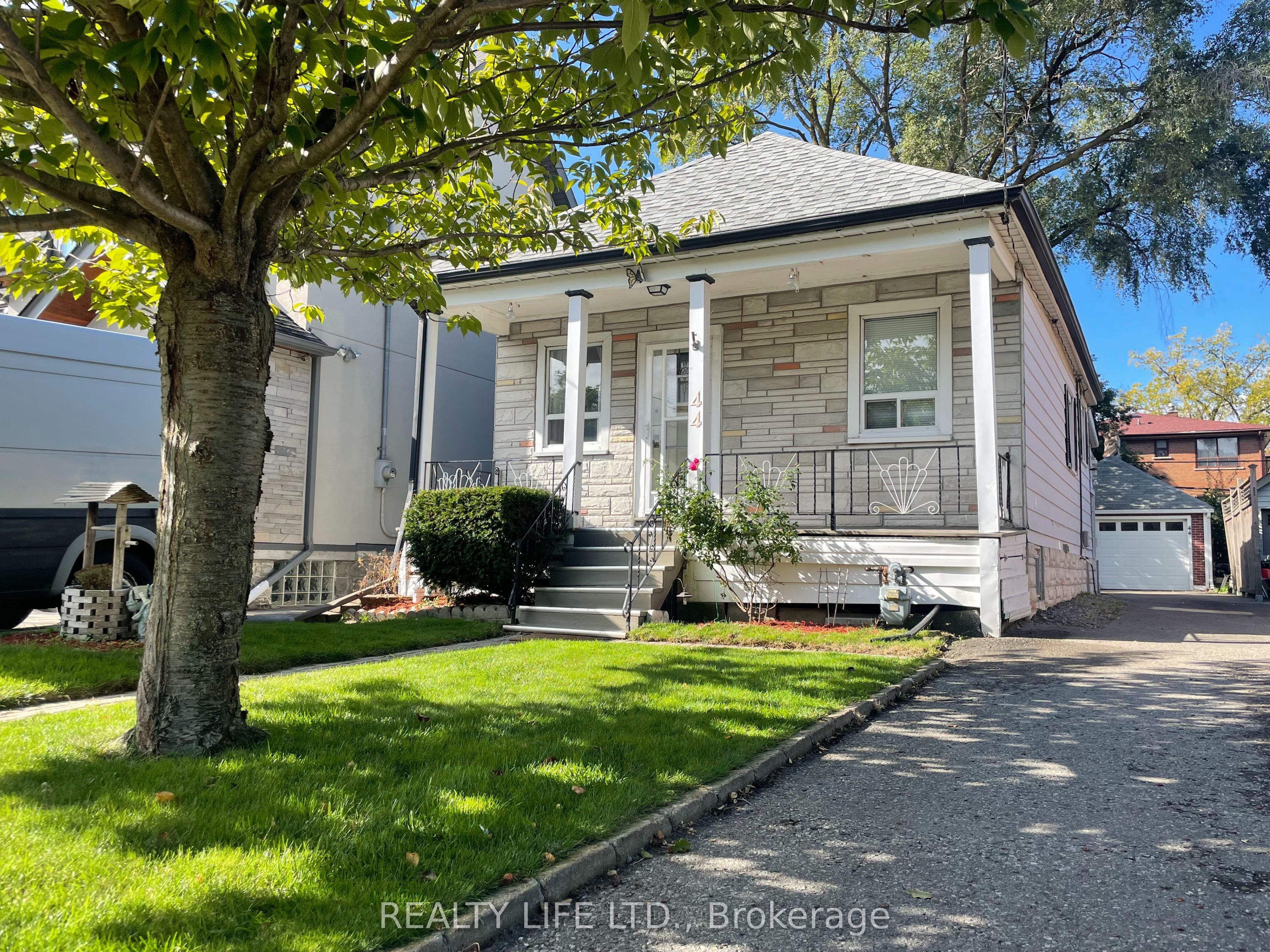 44 Twentieth Street Property Photo 1
