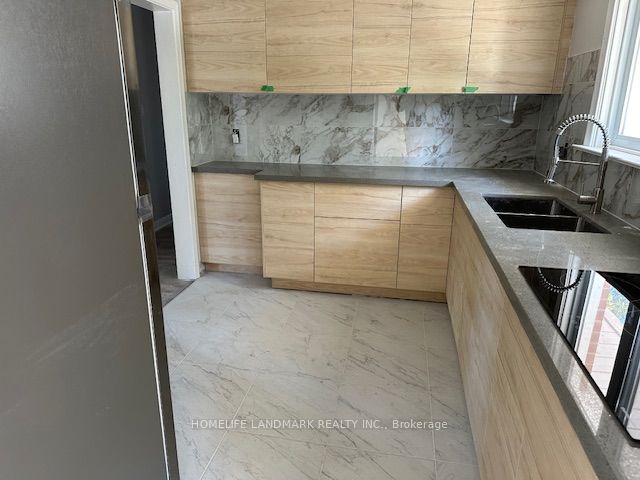542 Wingrove Crescent Property Photo 4