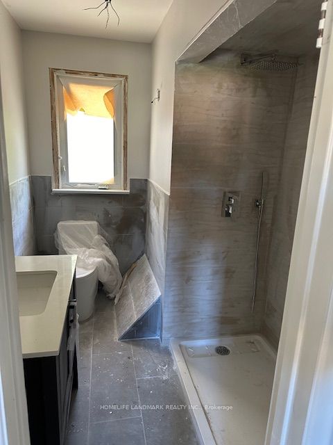 542 Wingrove Crescent Property Photo 10