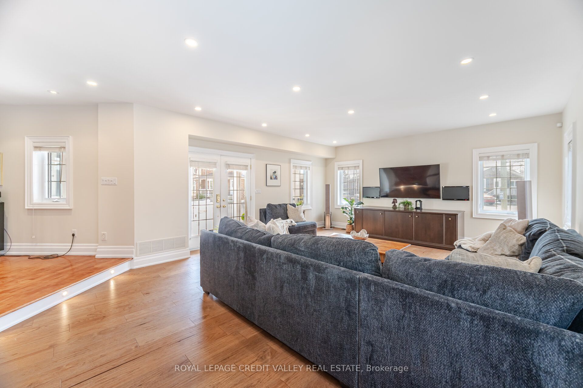 20 Fleming Avenue Property Photo 18