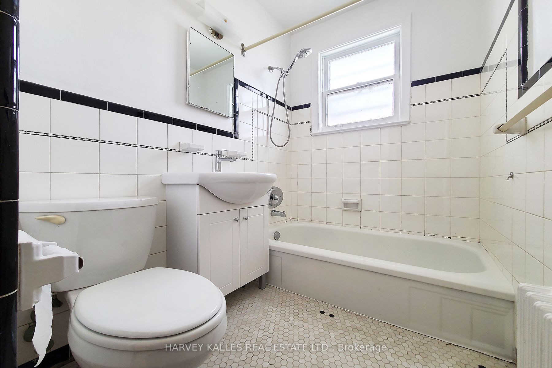 103 & 105 Gilmour Avenue Property Photo 12