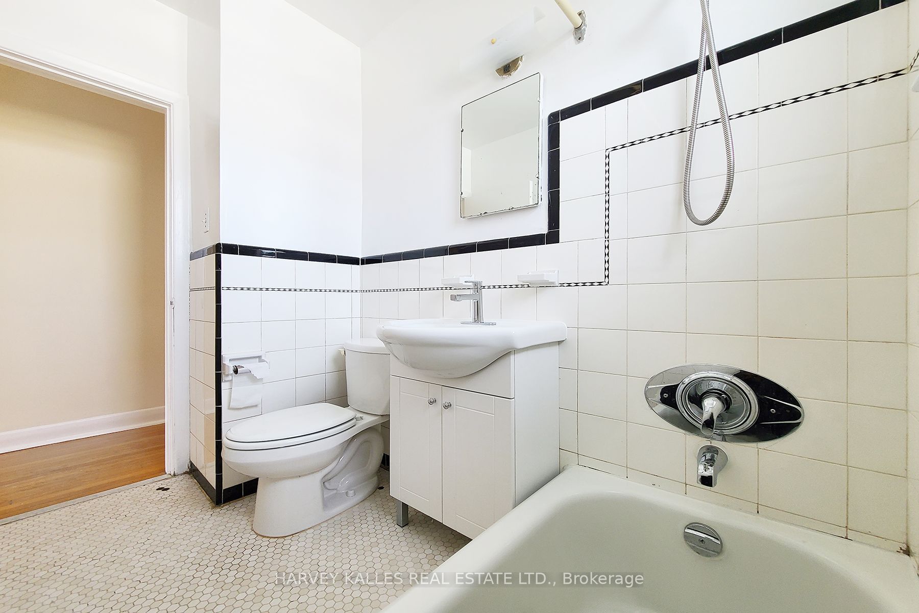 103 & 105 Gilmour Avenue Property Photo 13