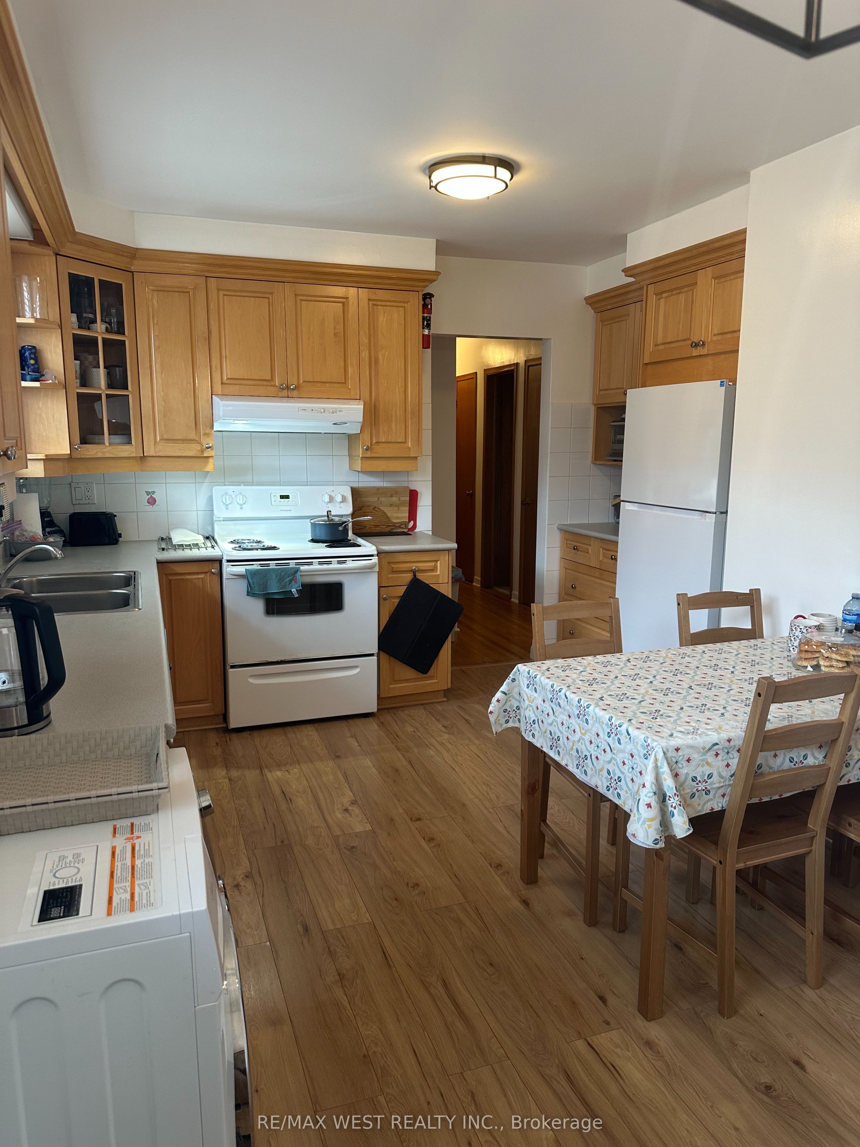 #upper - 769 Greenore Road Property Photo 5