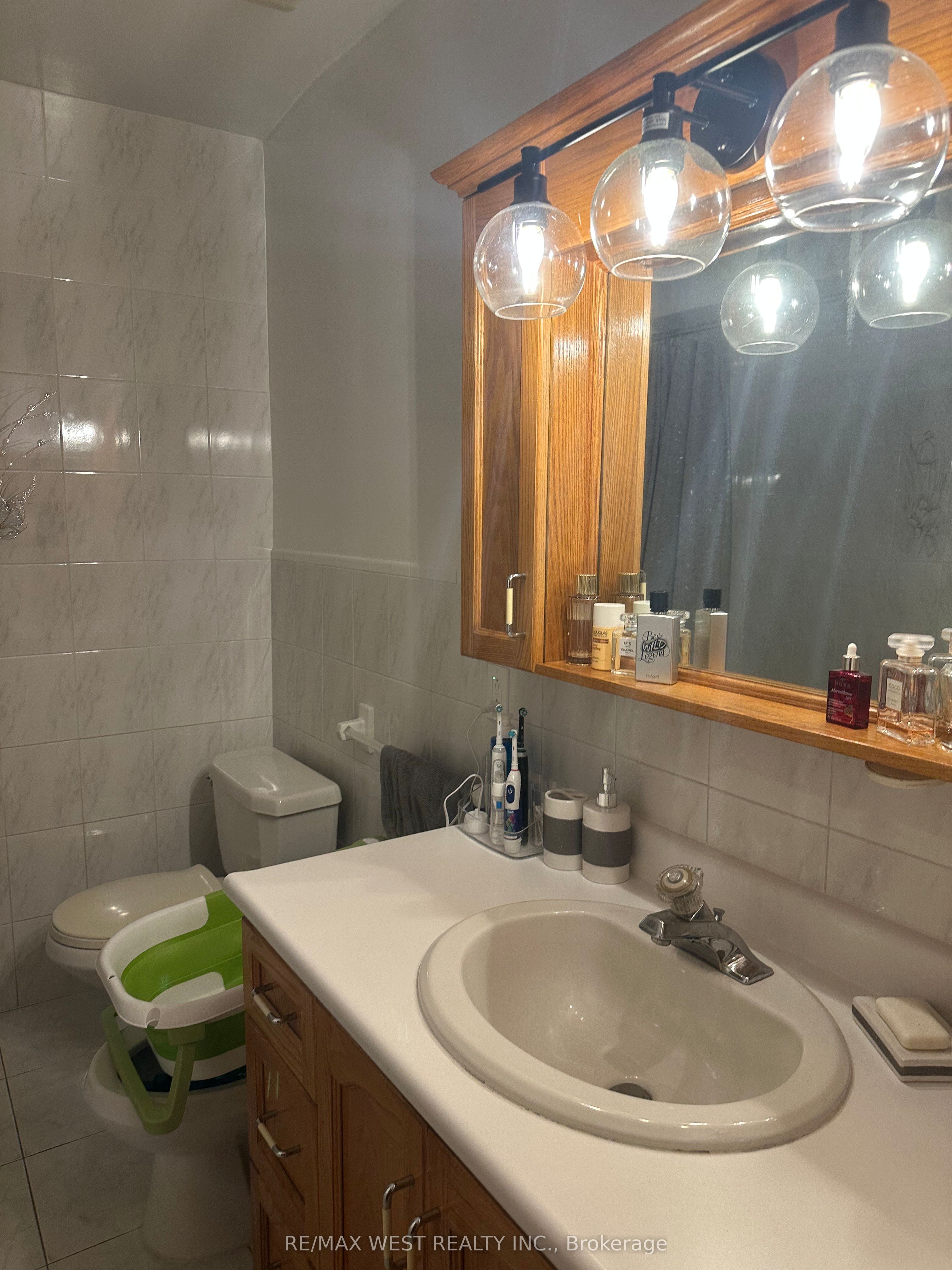 #upper - 769 Greenore Road Property Photo 7