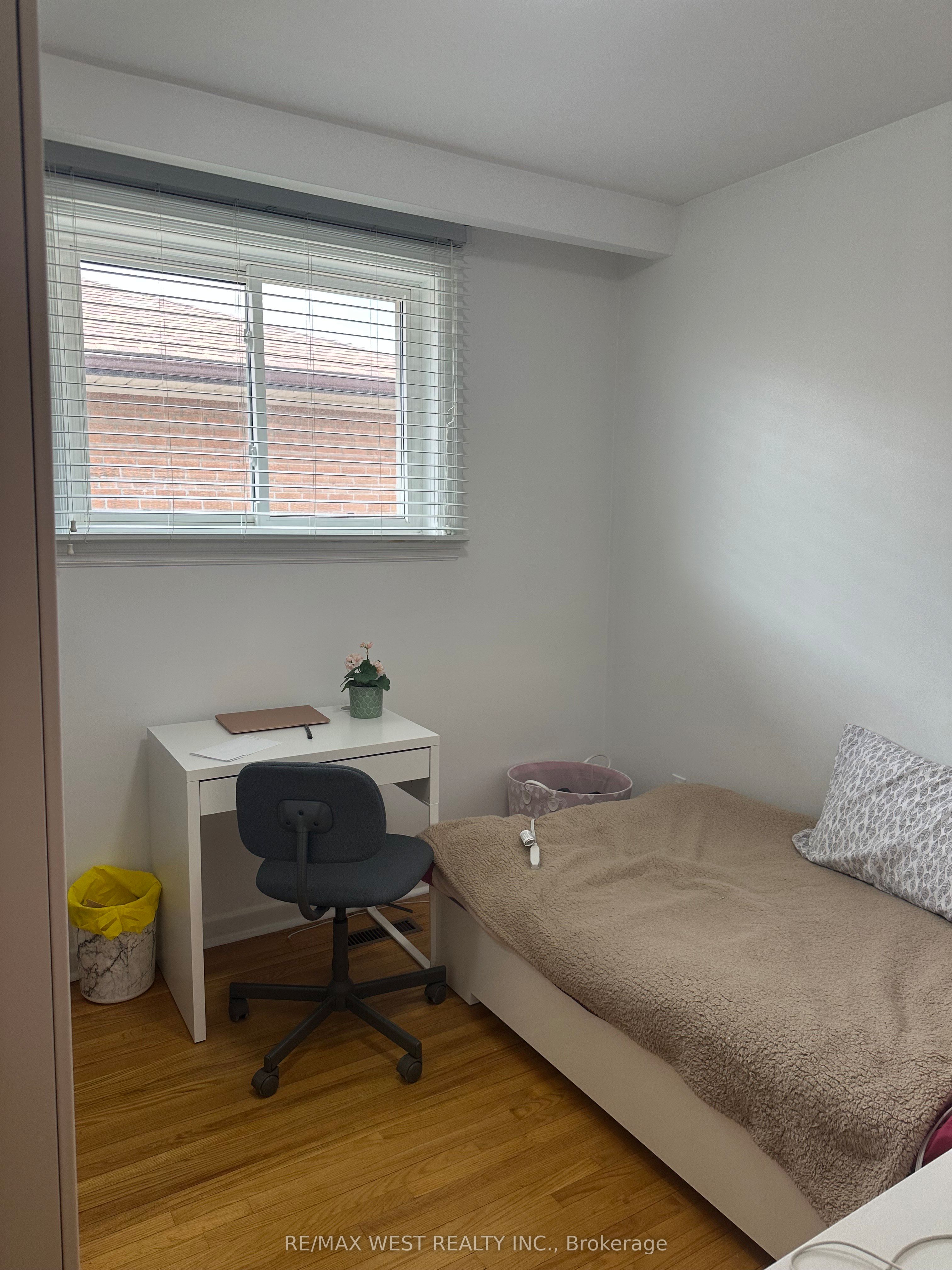 #upper - 769 Greenore Road Property Photo 11