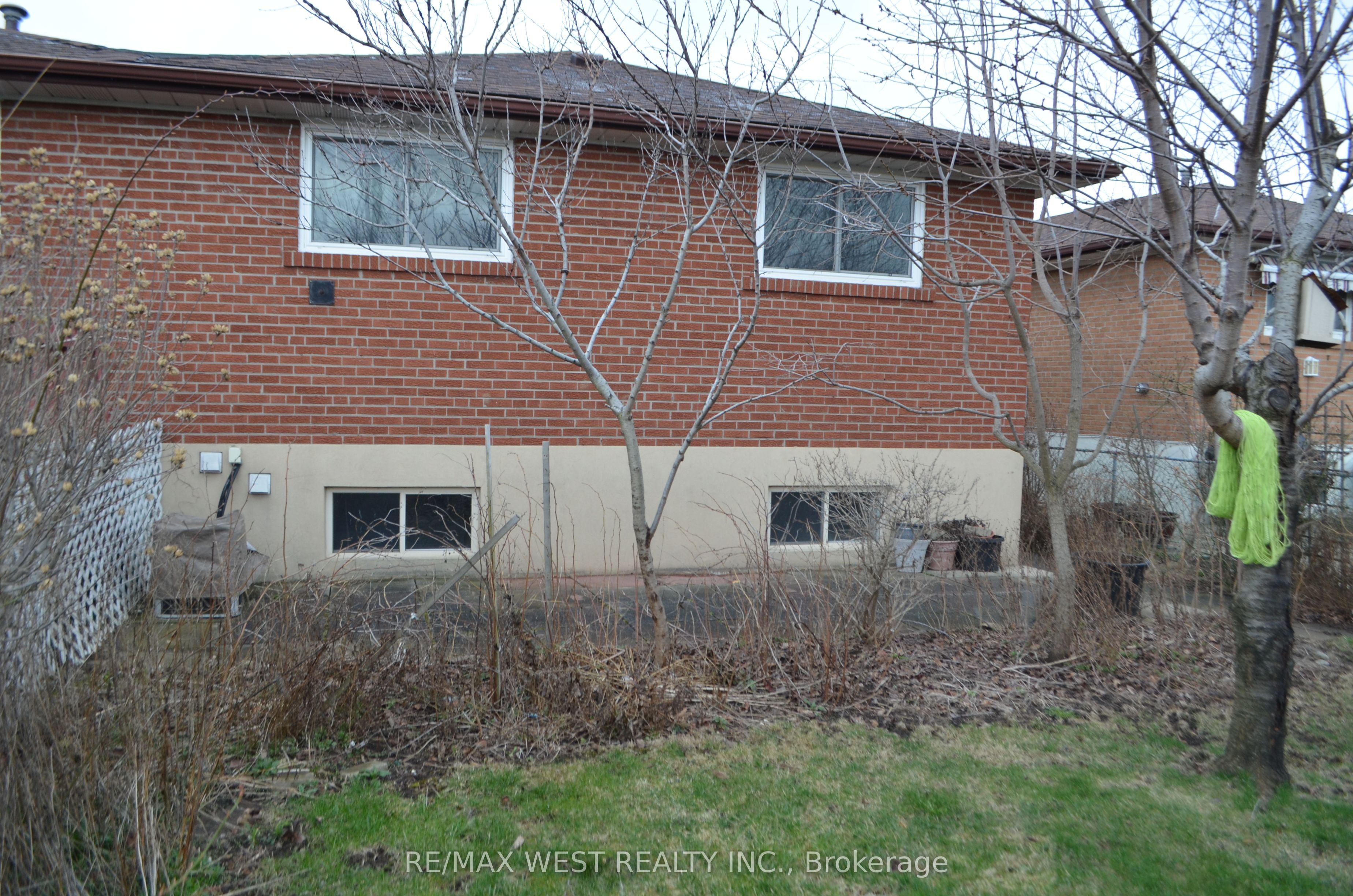 #upper - 769 Greenore Road Property Photo 13