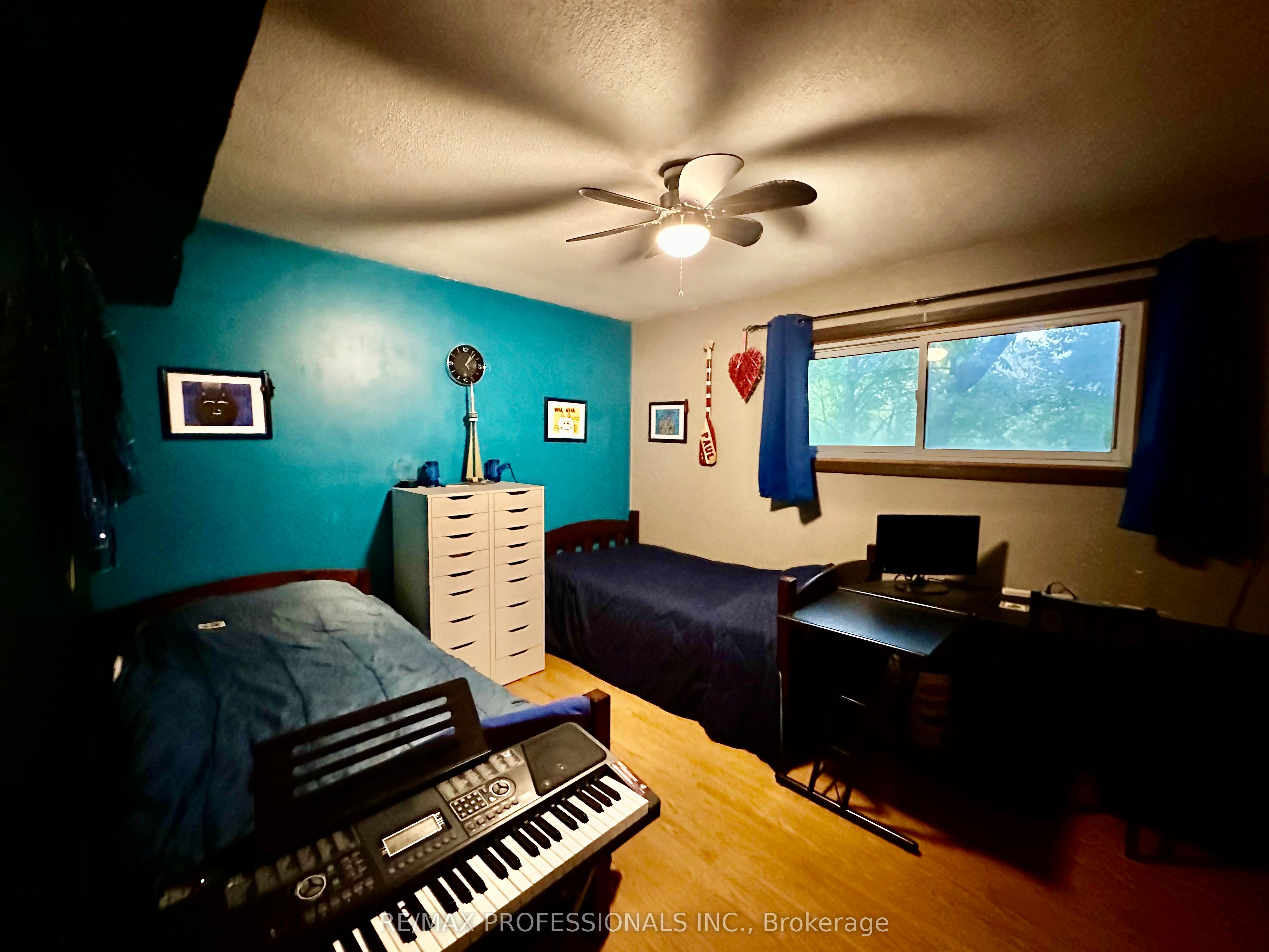 13958 Trafalgar Road Property Photo 9