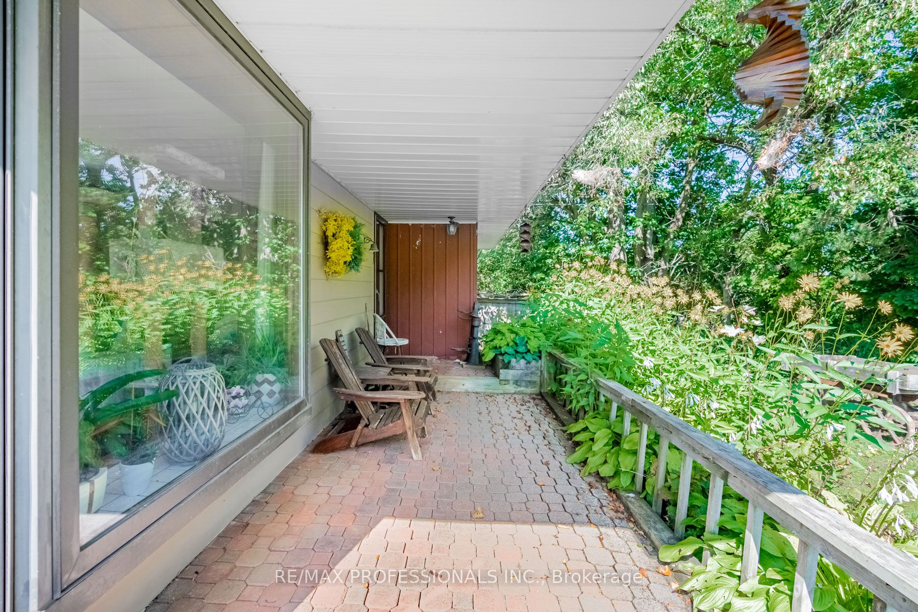 13958 Trafalgar Road Property Photo 19
