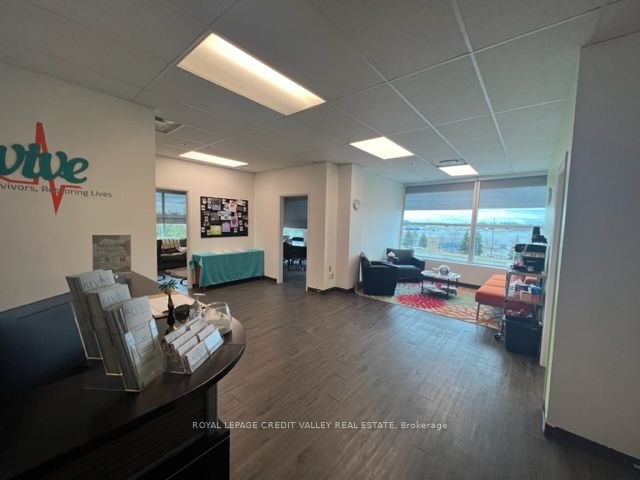 #305 - 10 Gillingham Drive Property Photo 7