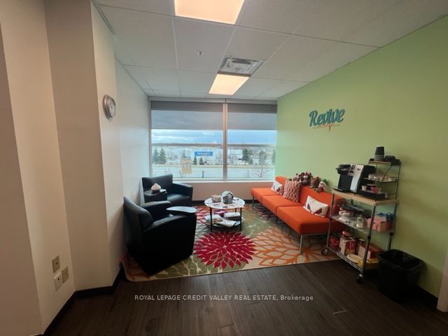 #305 - 10 Gillingham Drive Property Photo 8