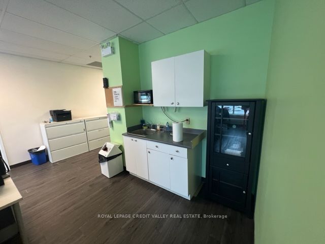 #305 - 10 Gillingham Drive Property Photo 11