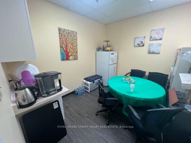 #305 - 10 Gillingham Drive Property Photo 12