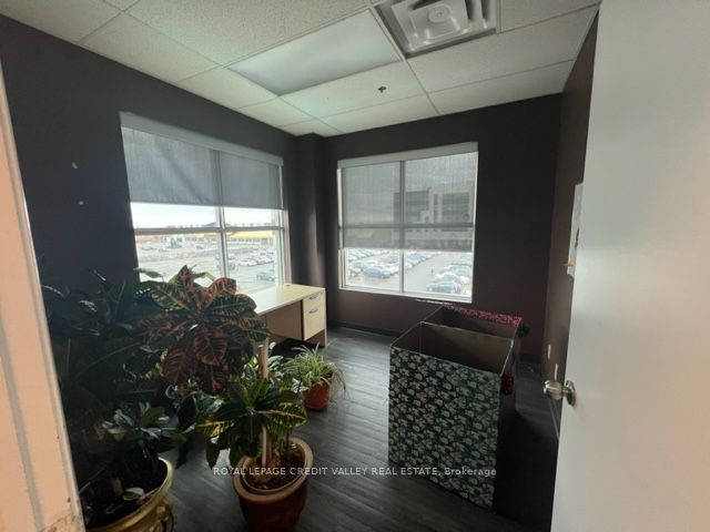 #305 - 10 Gillingham Drive Property Photo 14