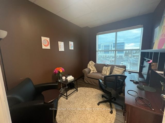 #305 - 10 Gillingham Drive Property Photo 17