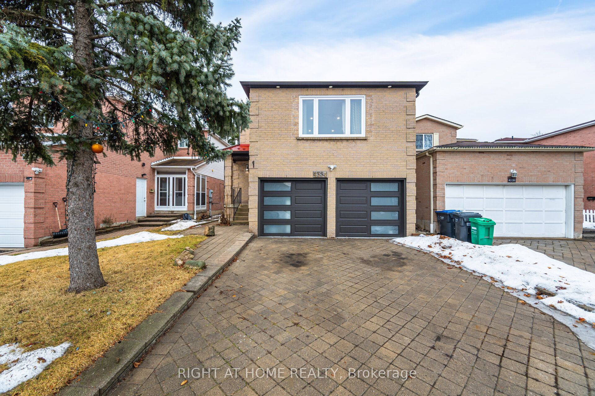 4354 Waterford Crescent Property Photo 1