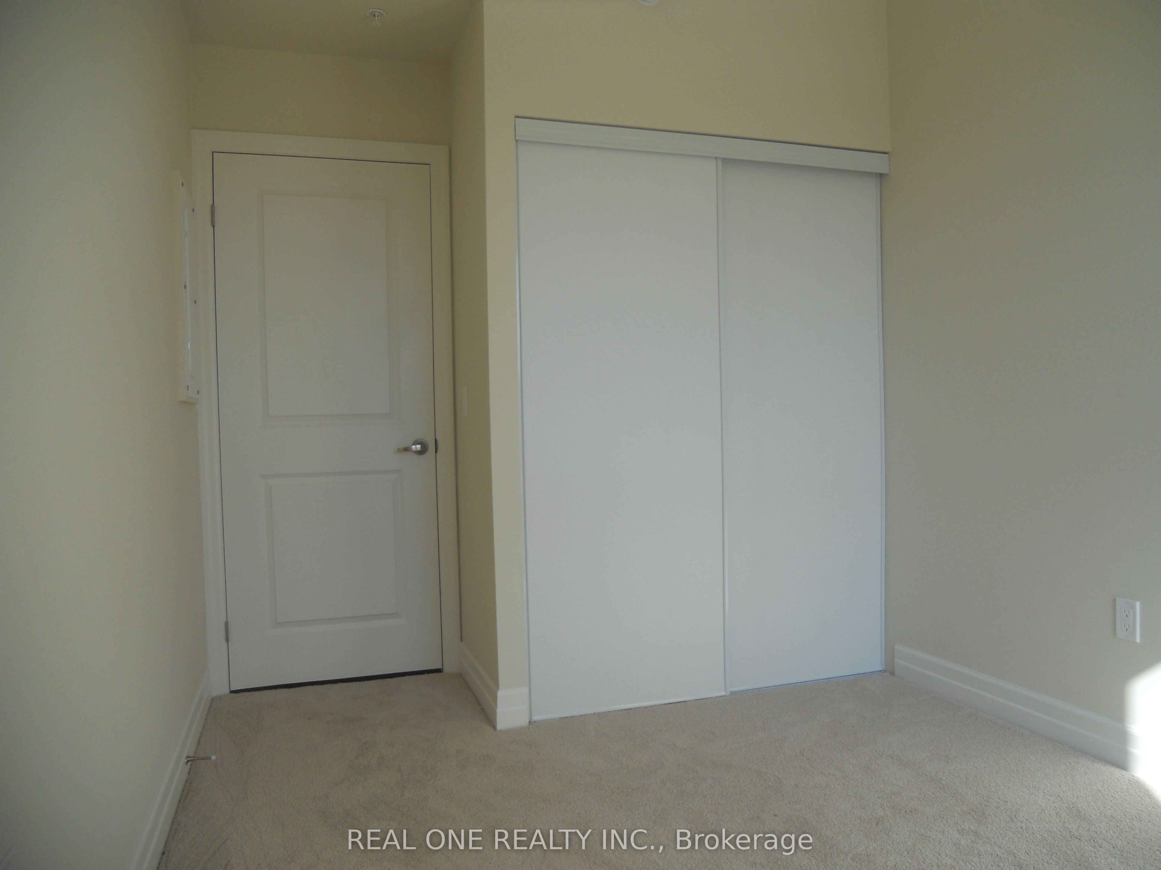 #210 - 650 Sauve Street Property Photo 7