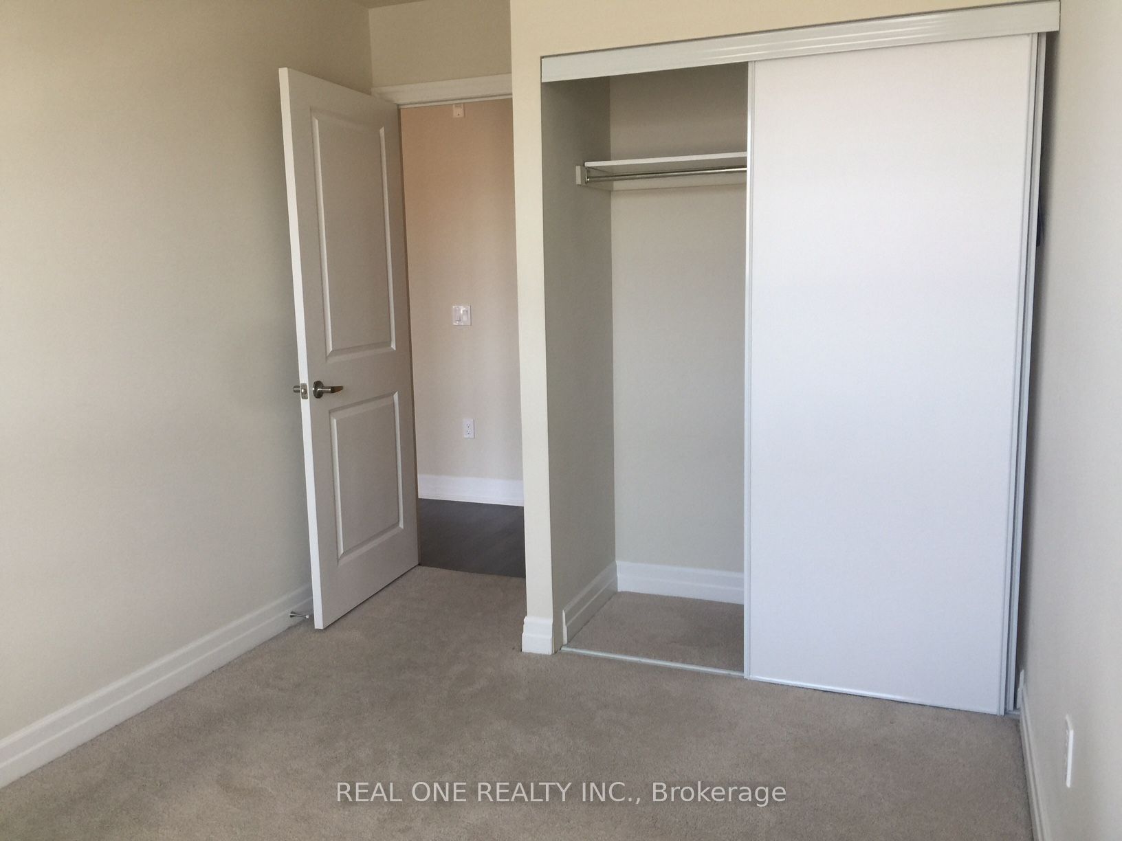 #210 - 650 Sauve Street Property Photo 9