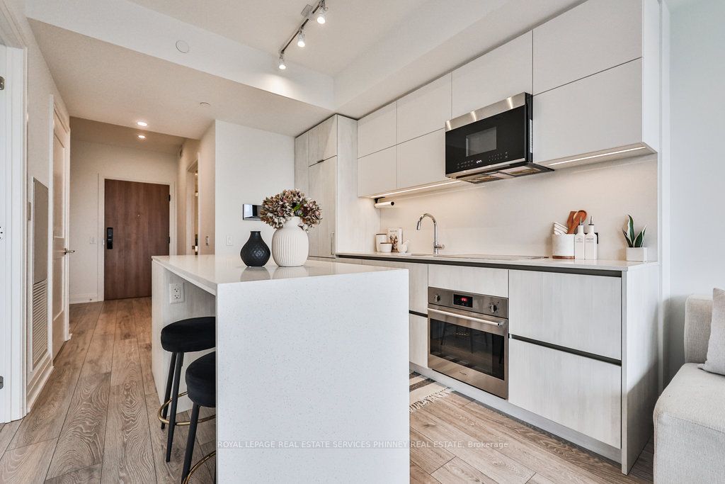 #1011 - 21 Park Street Property Photo 7
