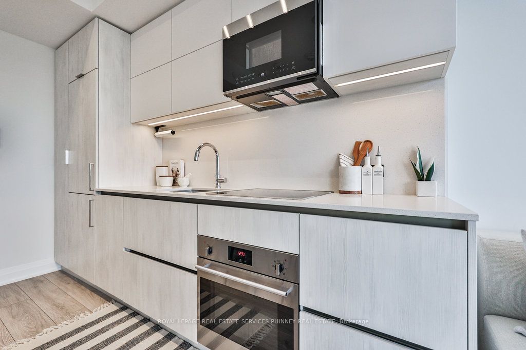 #1011 - 21 Park Street Property Photo 8