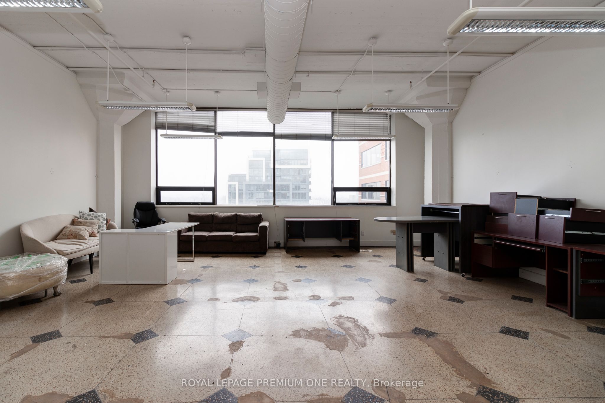 #403 - 672 Dupont Street Property Photo 5