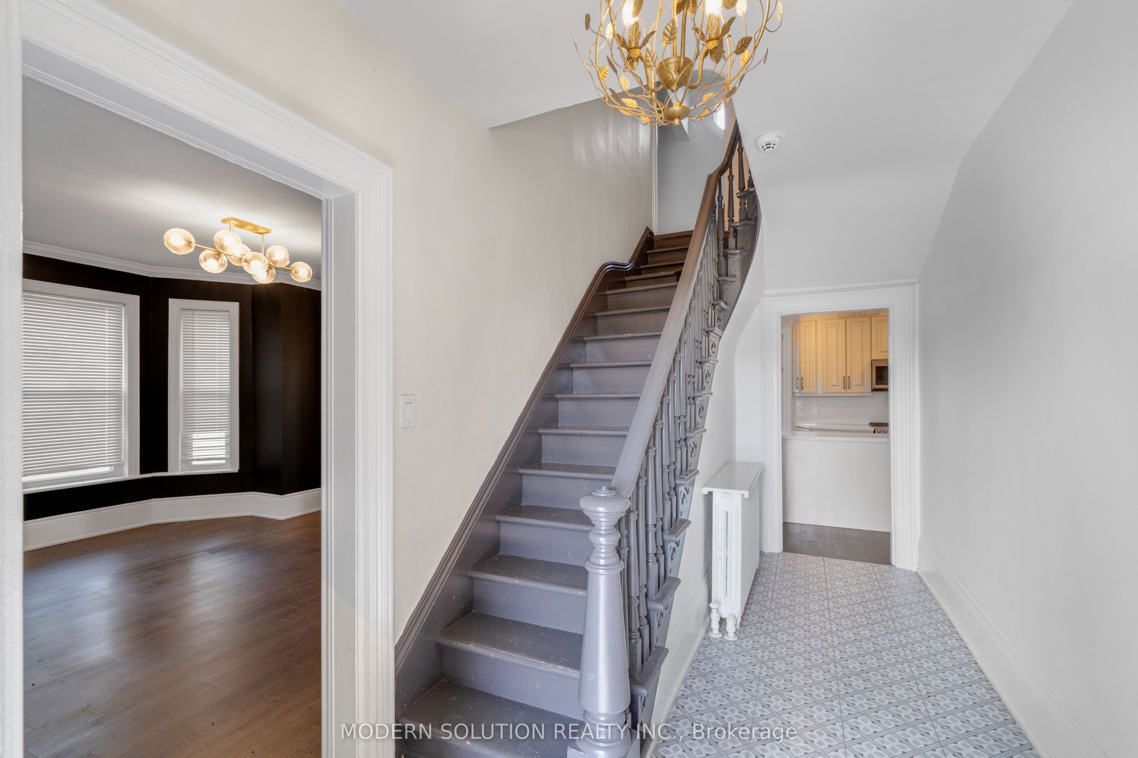 3015 Dundas Street Property Photo 2