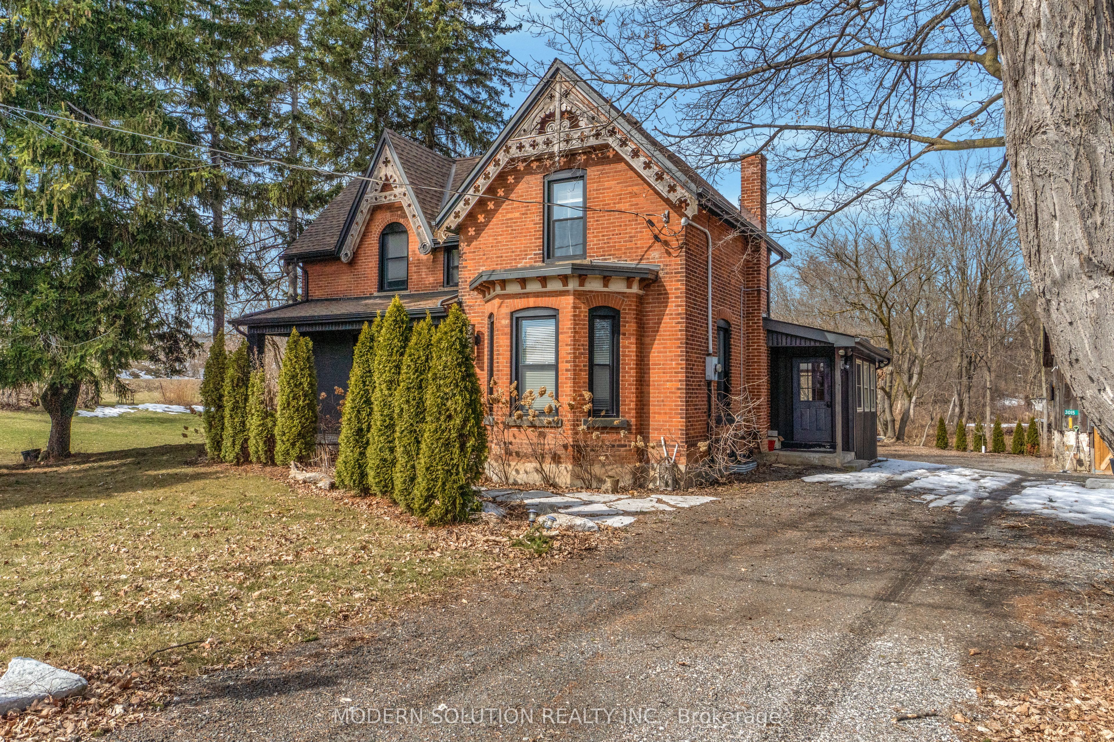 3015 Dundas Street Property Photo 4