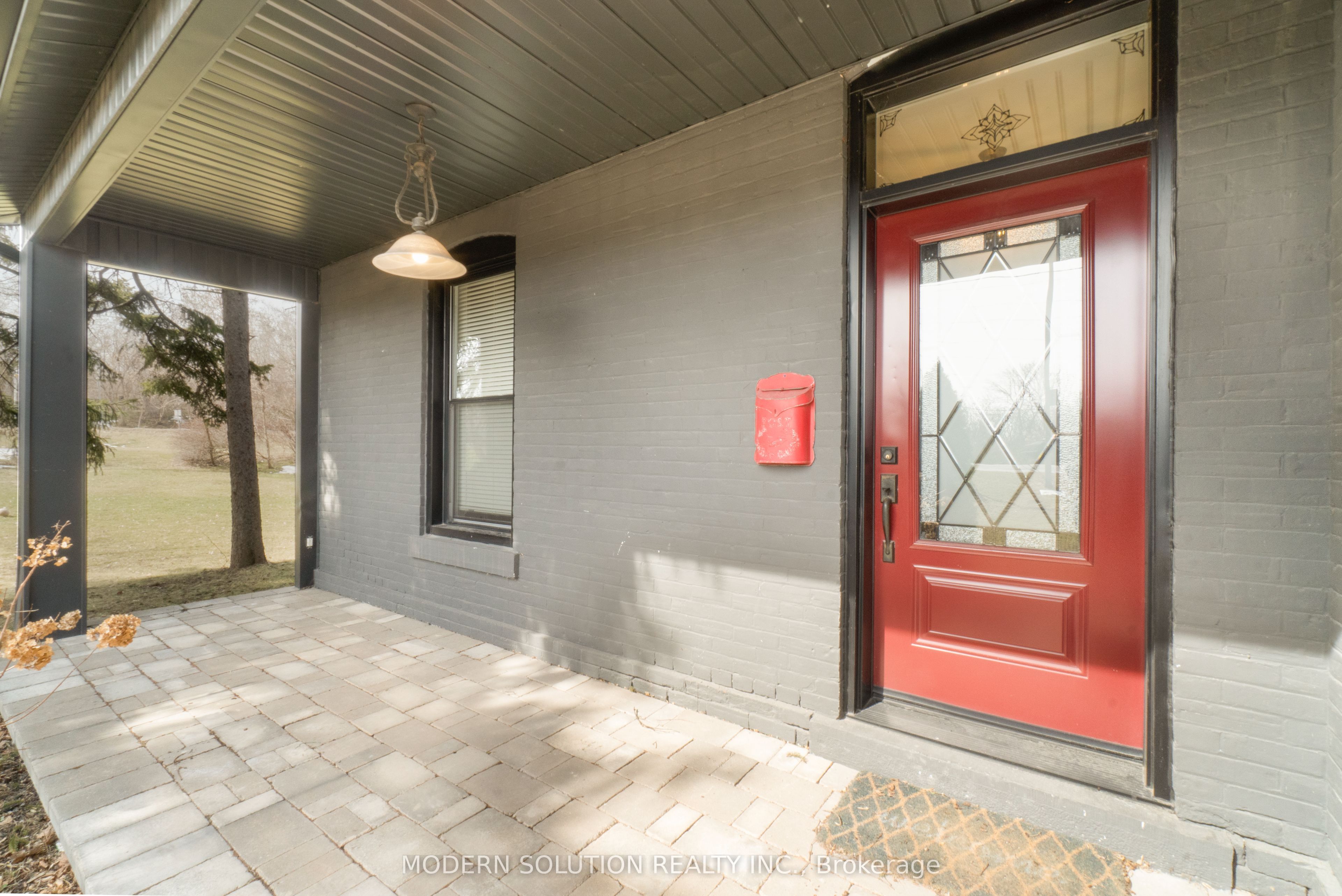 3015 Dundas Street Property Photo 5