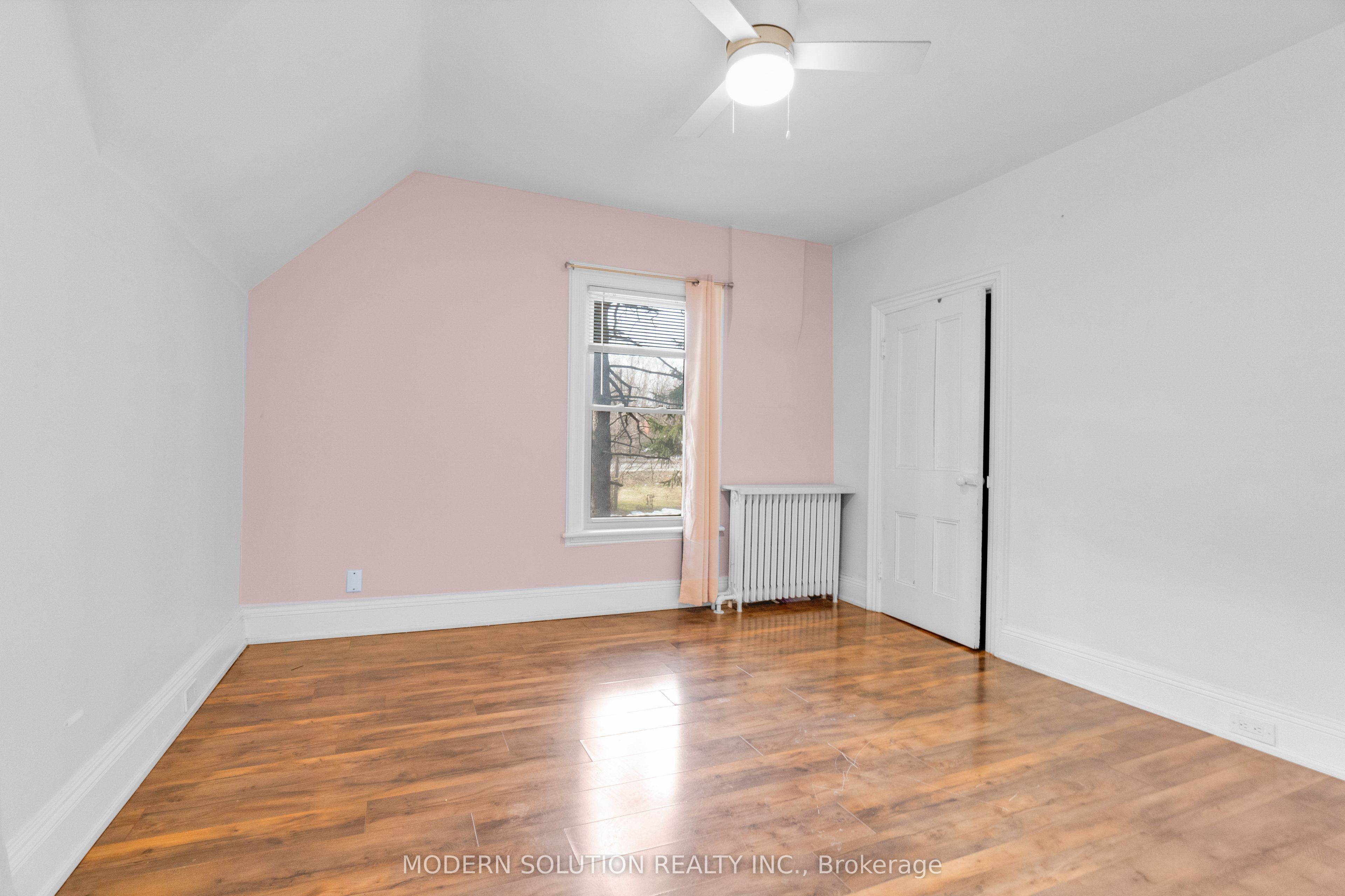3015 Dundas Street Property Photo 22