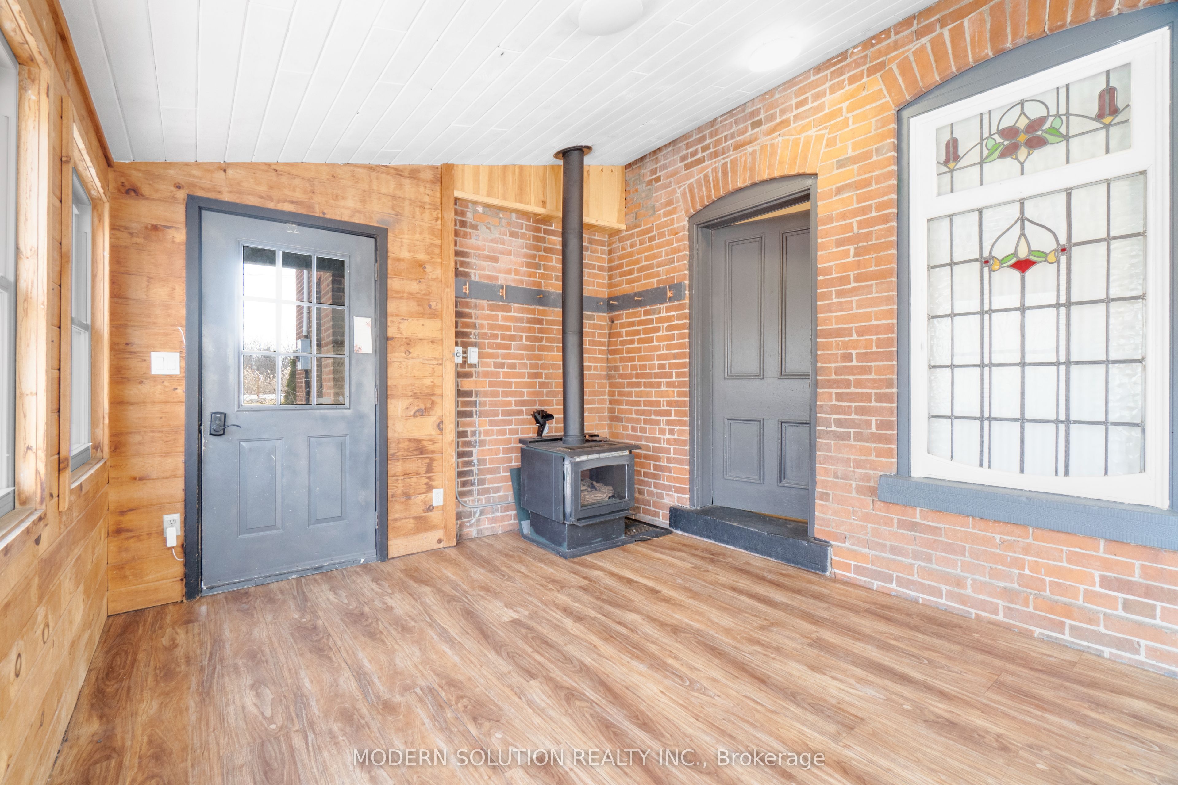 3015 Dundas Street Property Photo 27