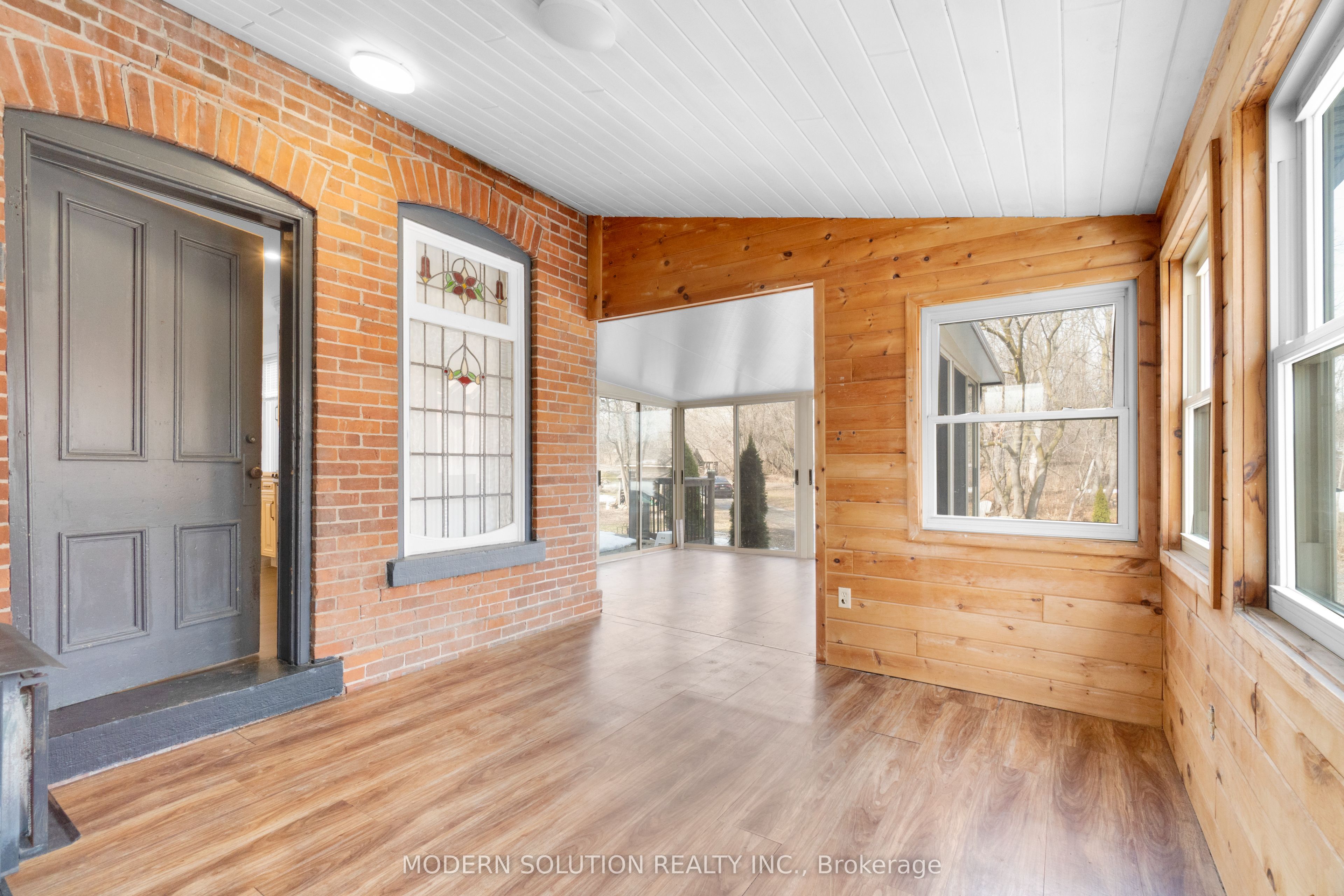 3015 Dundas Street Property Photo 28