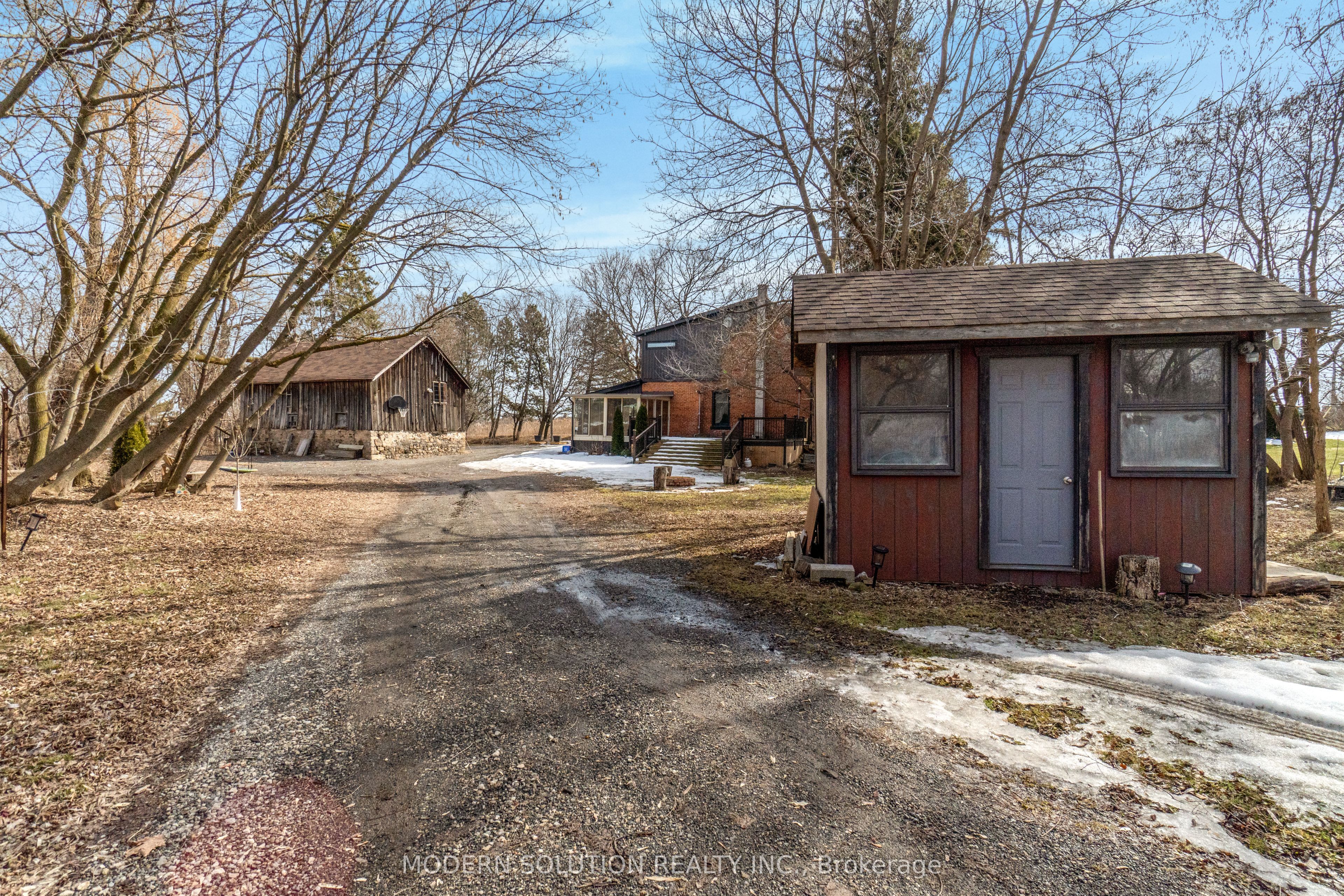 3015 Dundas Street Property Photo 35