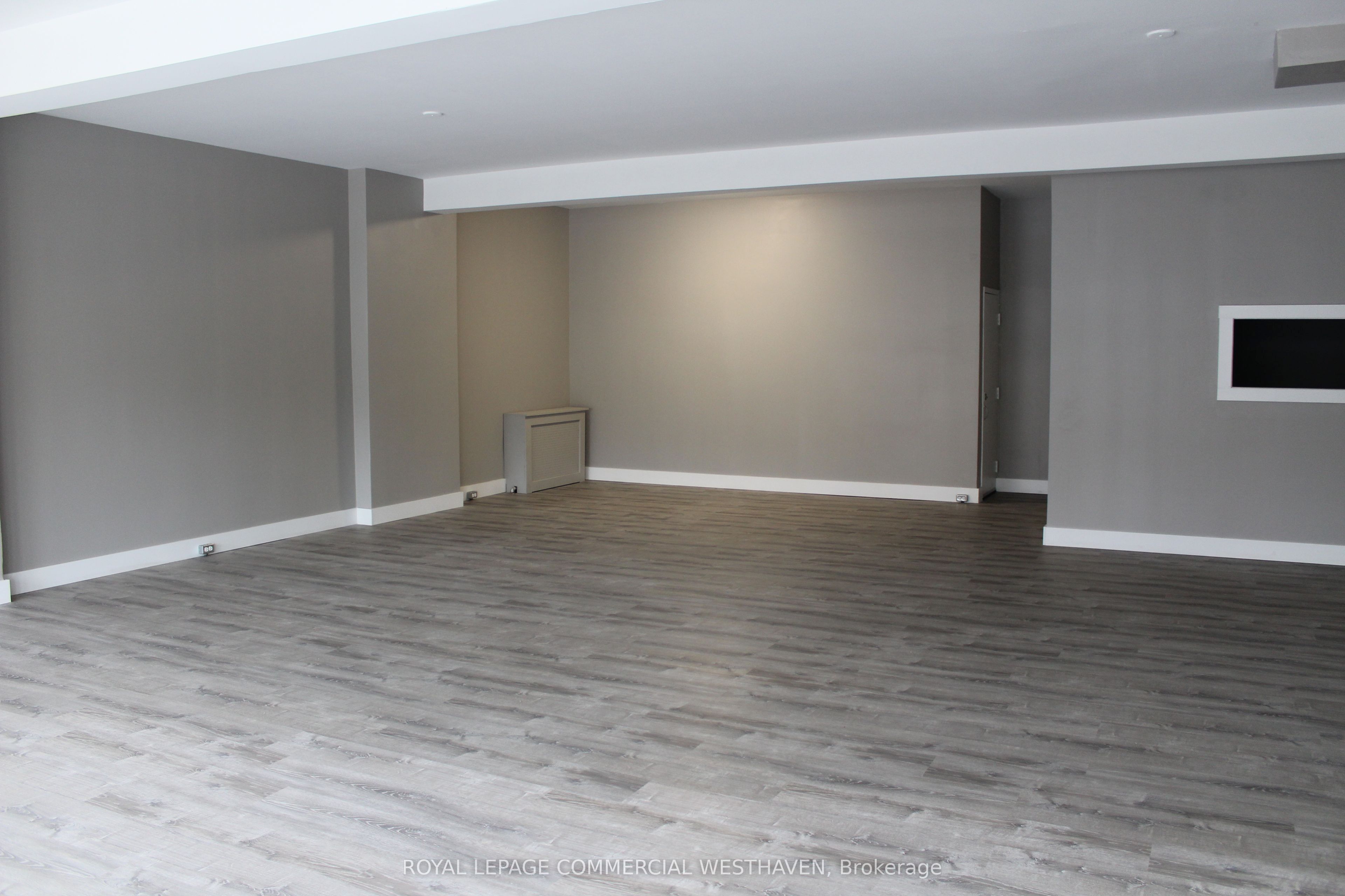2569 Eglinton Avenue Property Photo