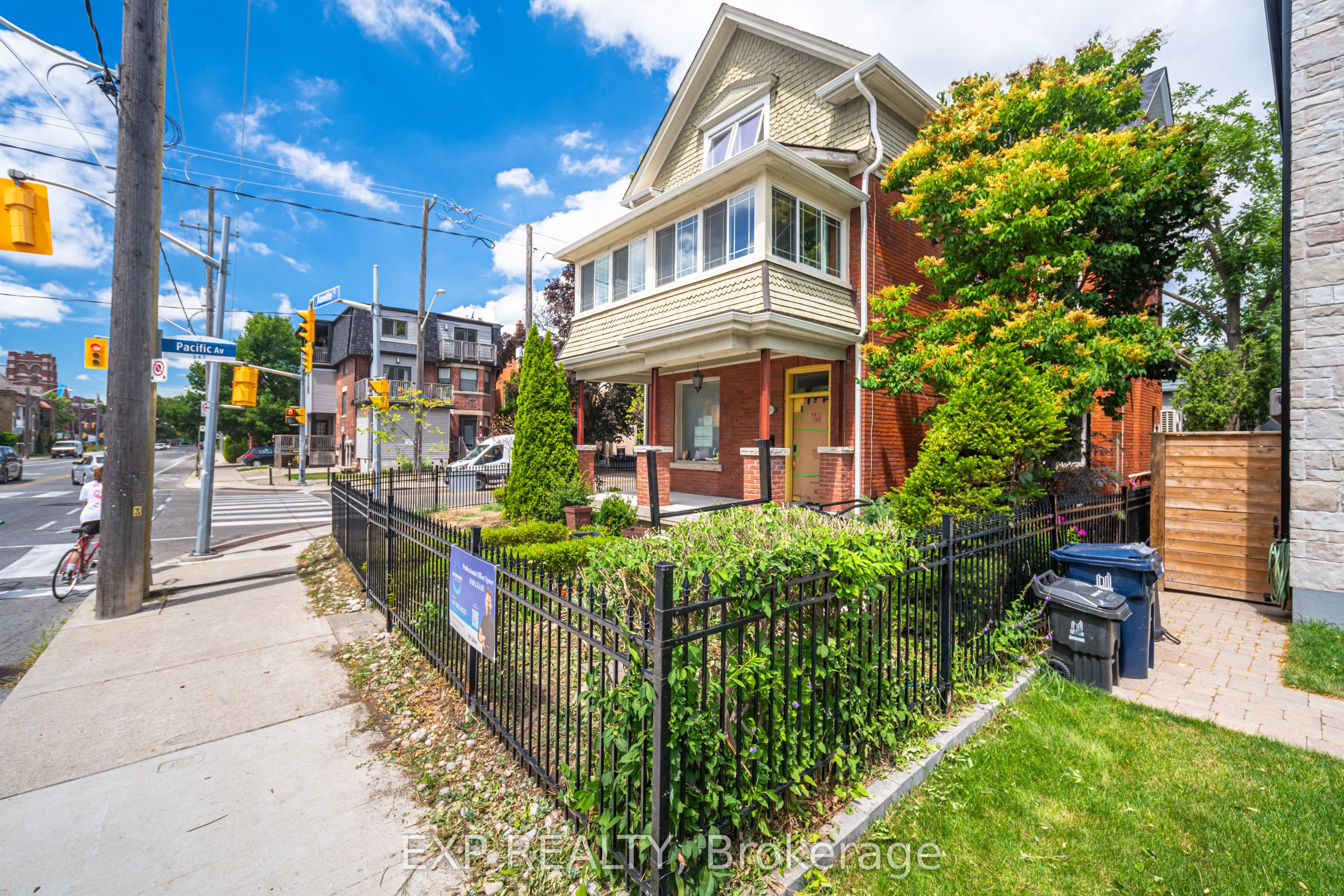168 Annette Street Property Photo 2