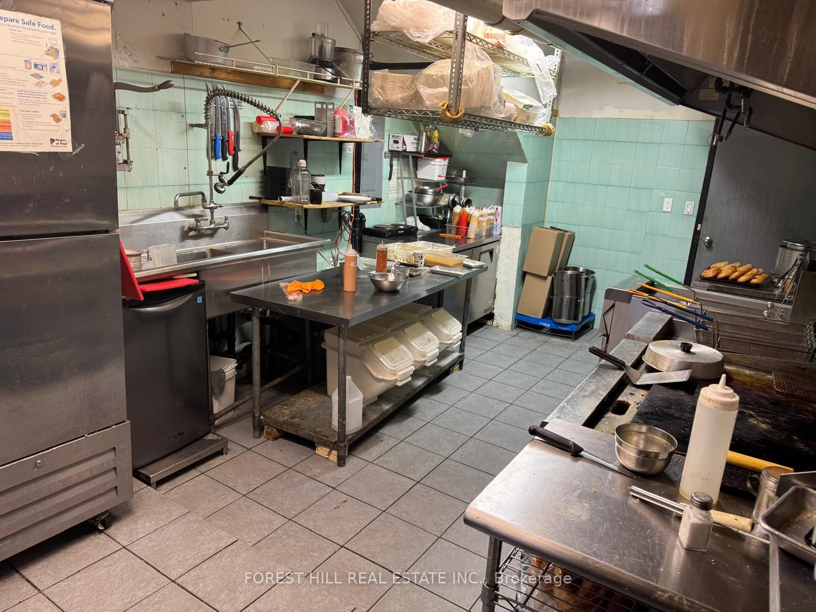 #main Floor - 236 Queen Street Property Photo 9