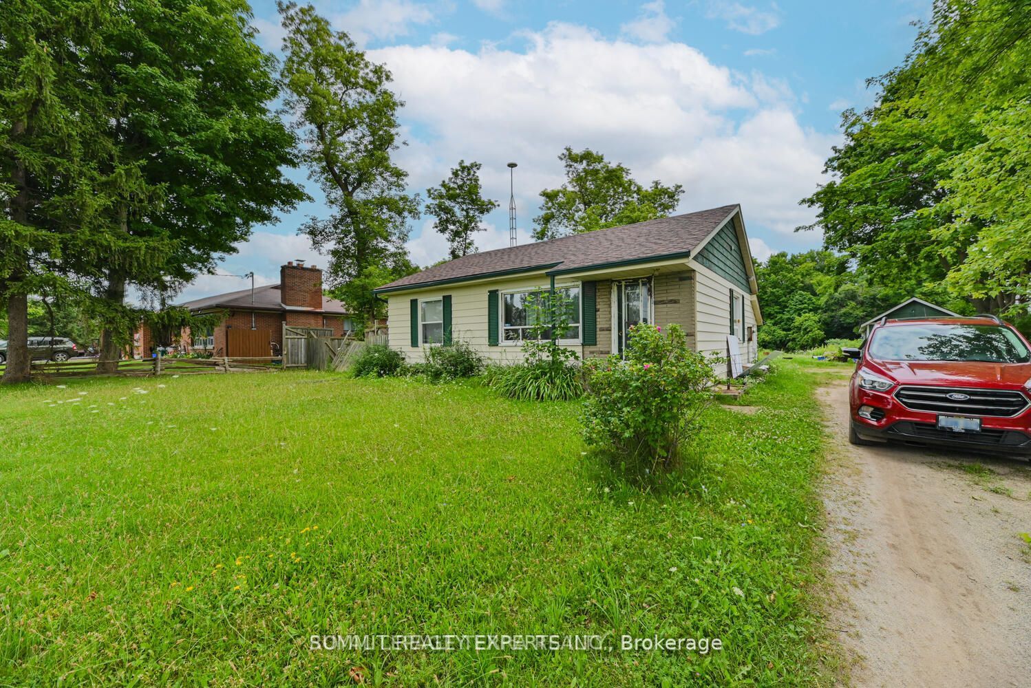 10498 Highway 7 Property Photo