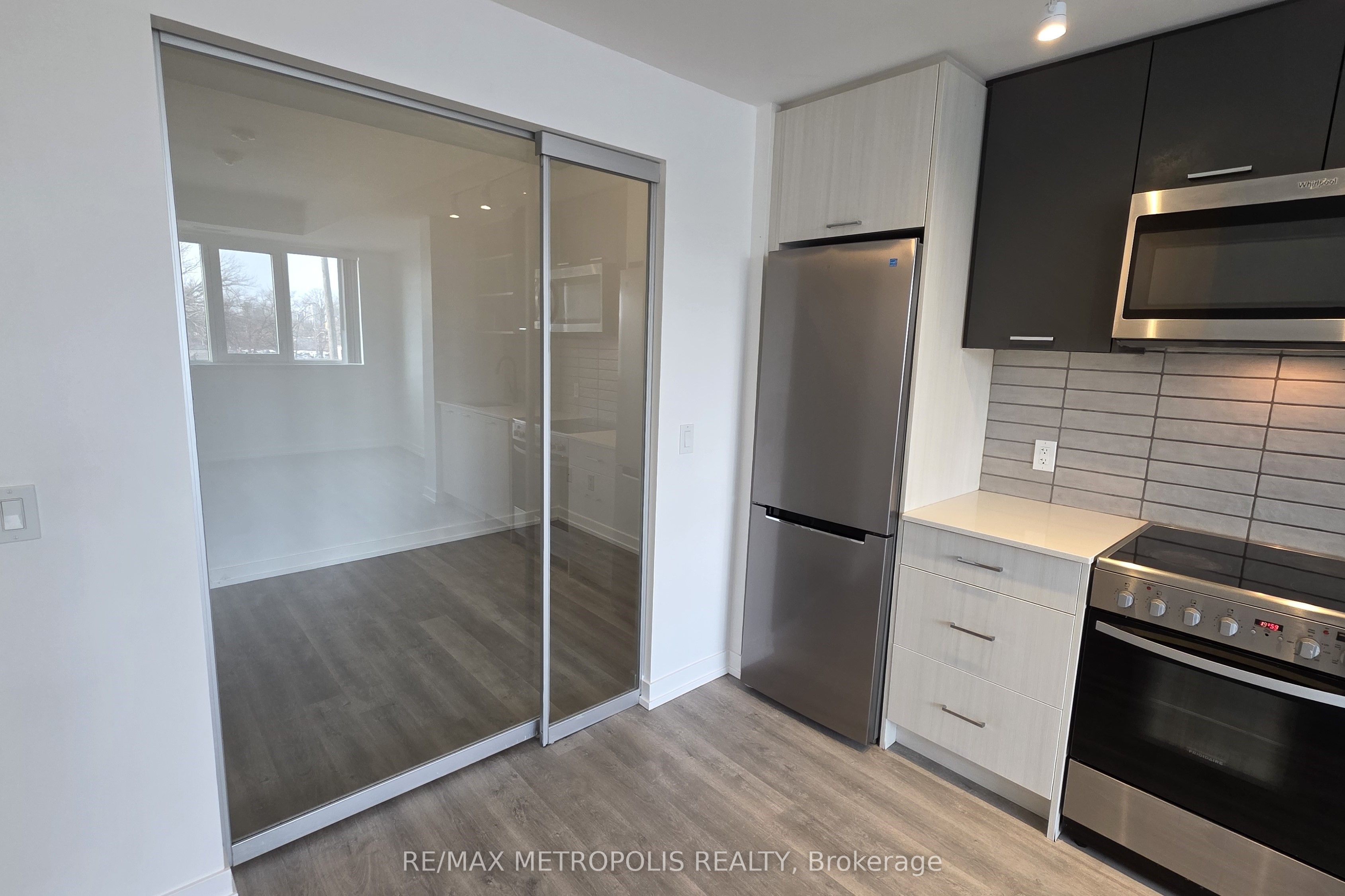 2300 St Clair Avenue W 307 Property Photo 10