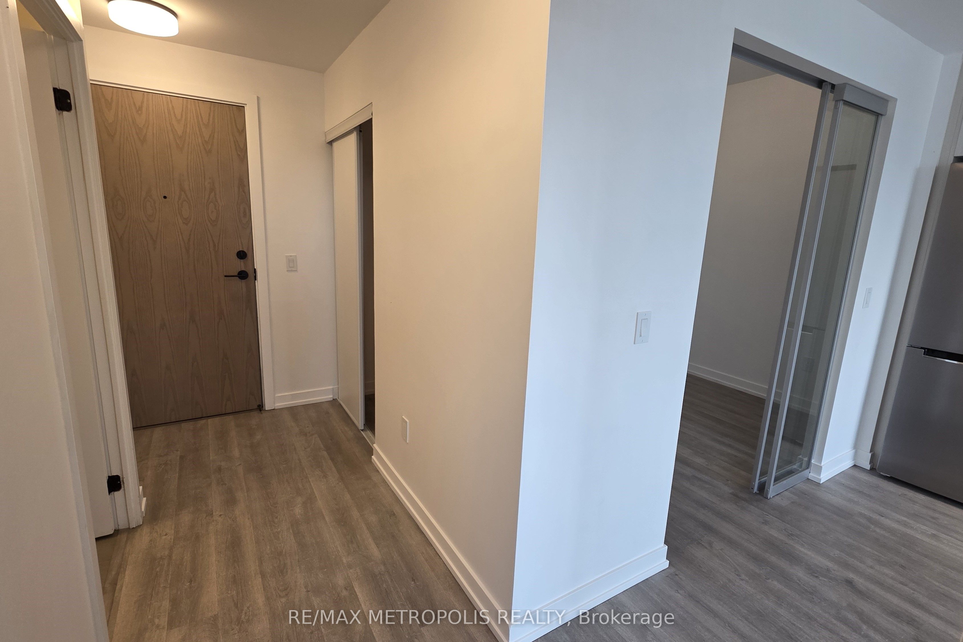 2300 St Clair Avenue W 307 Property Photo 11