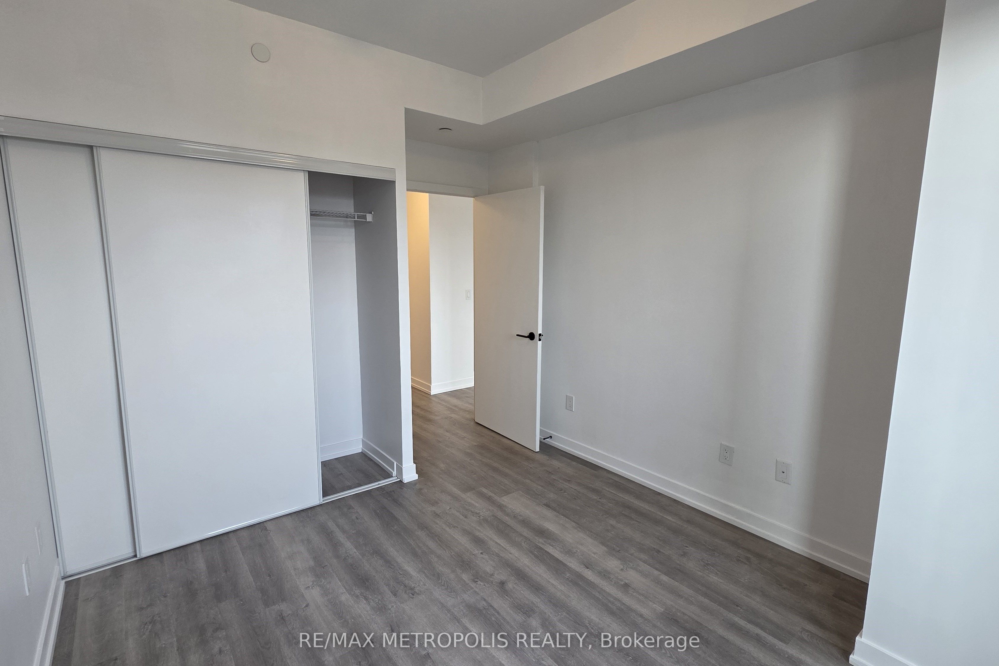 2300 St Clair Avenue W 307 Property Photo 15