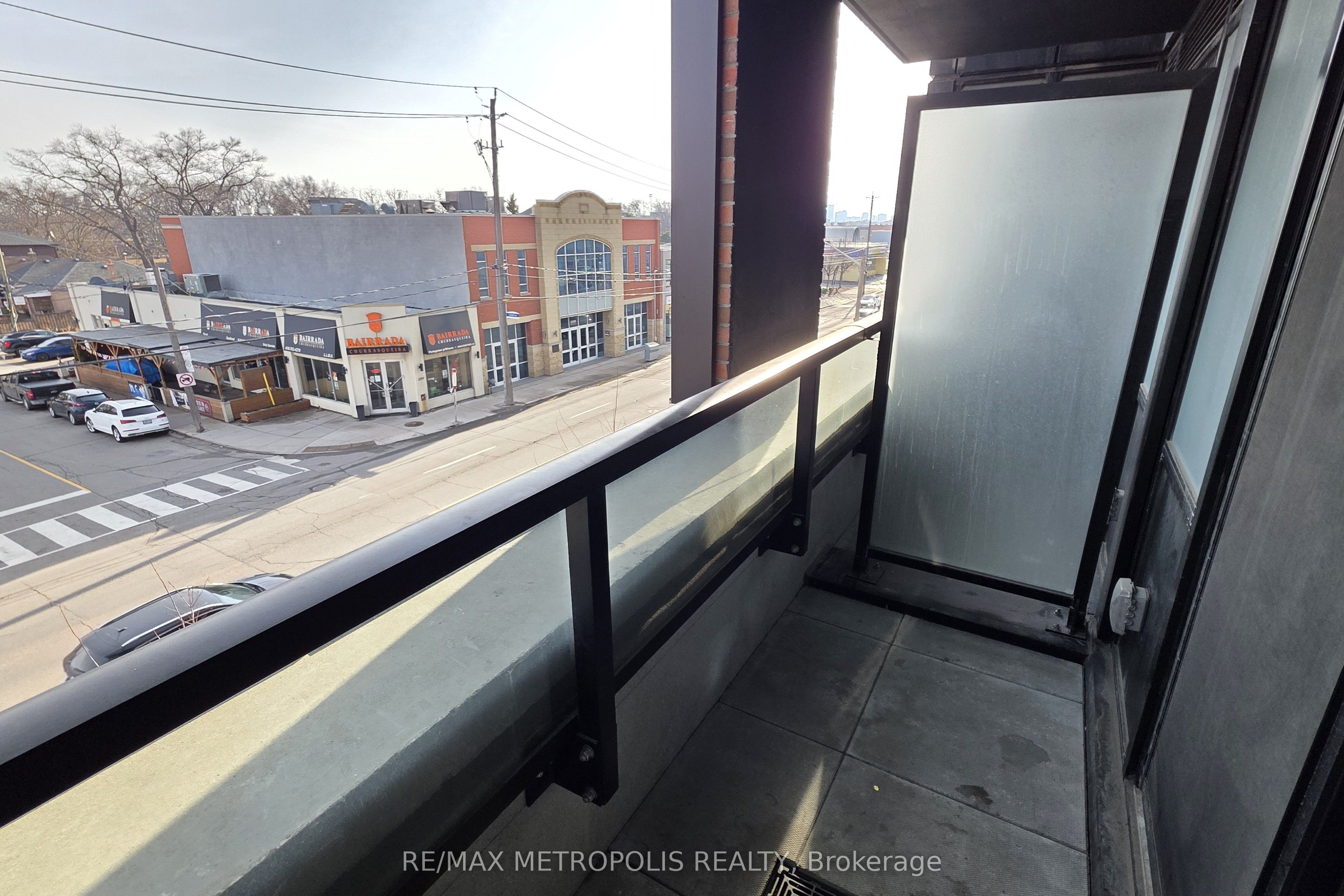 2300 St Clair Avenue W 307 Property Photo 16