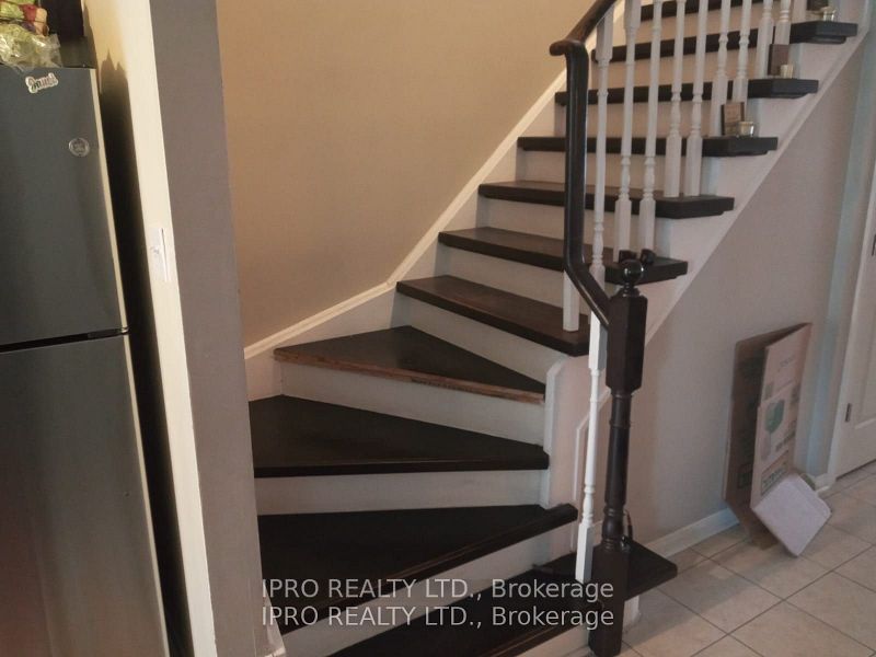 64 Ridgefield Court Property Photo 6
